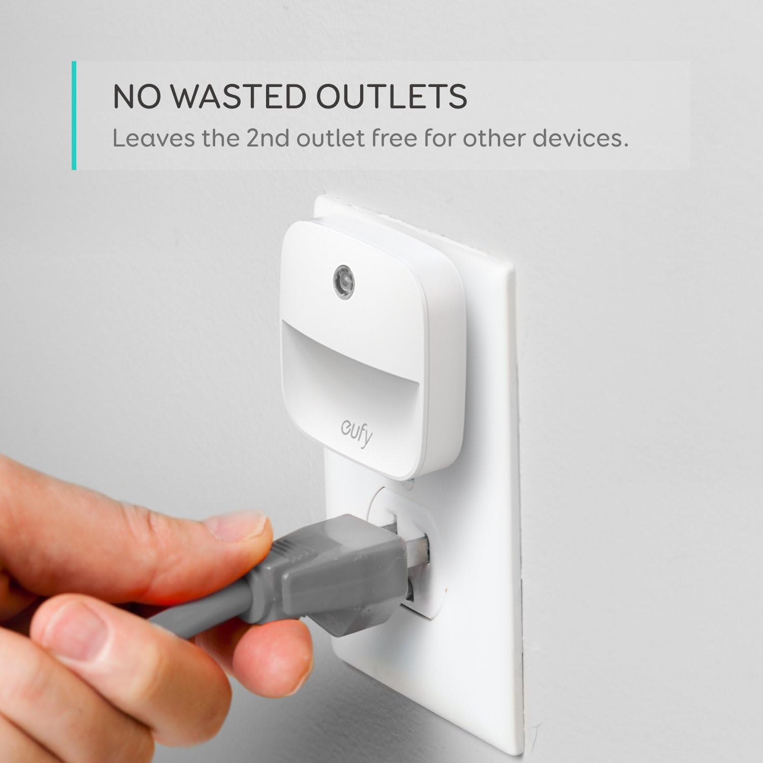 eufy by Anker, Lumi – Luz nocturna enchufable, LED blanco cálido, sensor de anochecer a amanecer, dormitorio, baño, cocina, pasillo, escaleras,