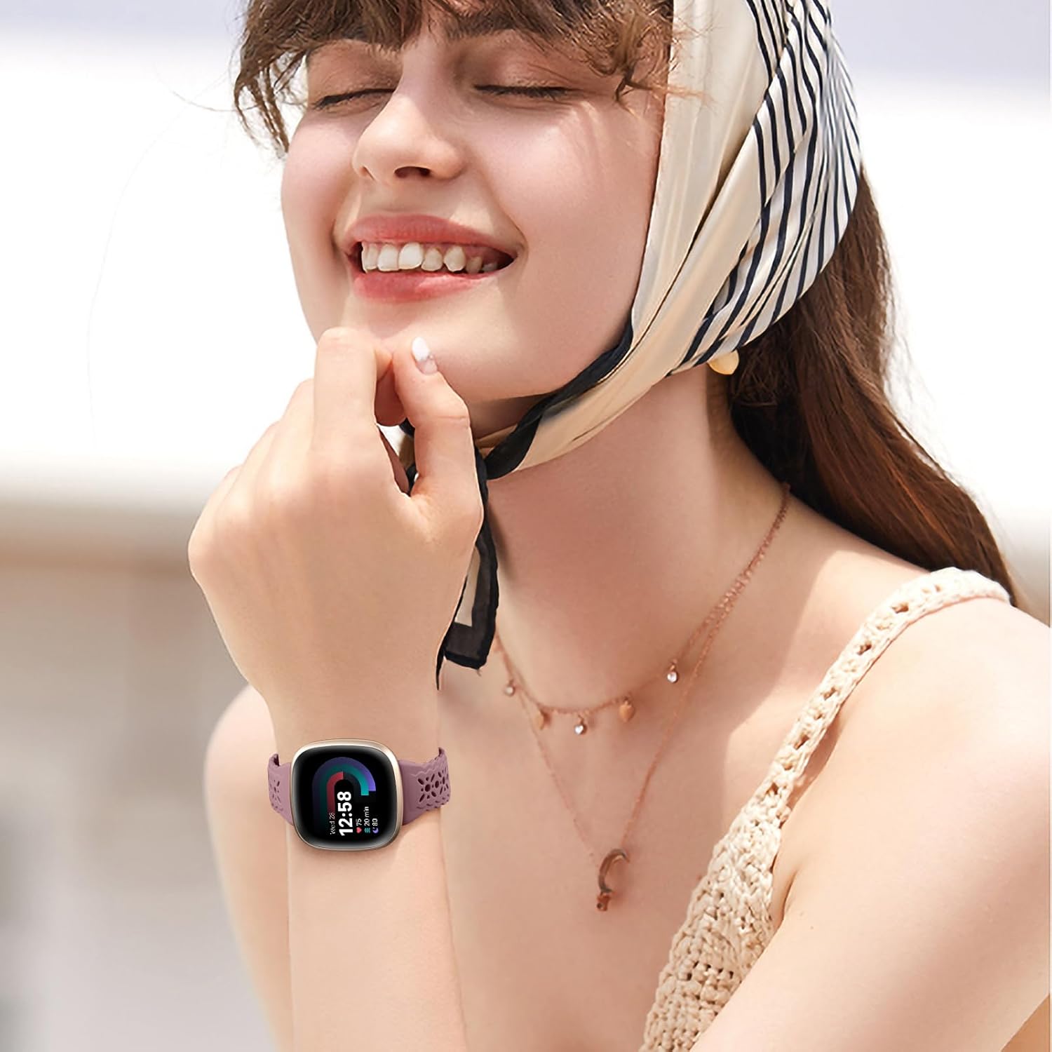 Dirrelo Paquete de 4 correas de silicona de encaje compatibles con Fitbit SenseFitbit Versa 3 bandas mujeresFitbit Versa 4 bandasSense 2 bandas,