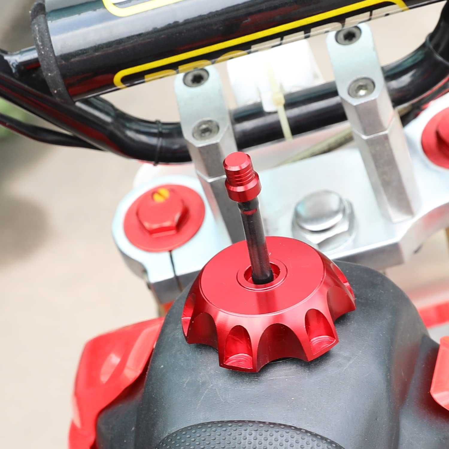GREHUA Tapa de tanque de combustible de aluminio CNC rojo con válvula de ventilación para SSR 125 Taotao DB10 DB14 SDG107 Probike 50cc 90cc 110cc