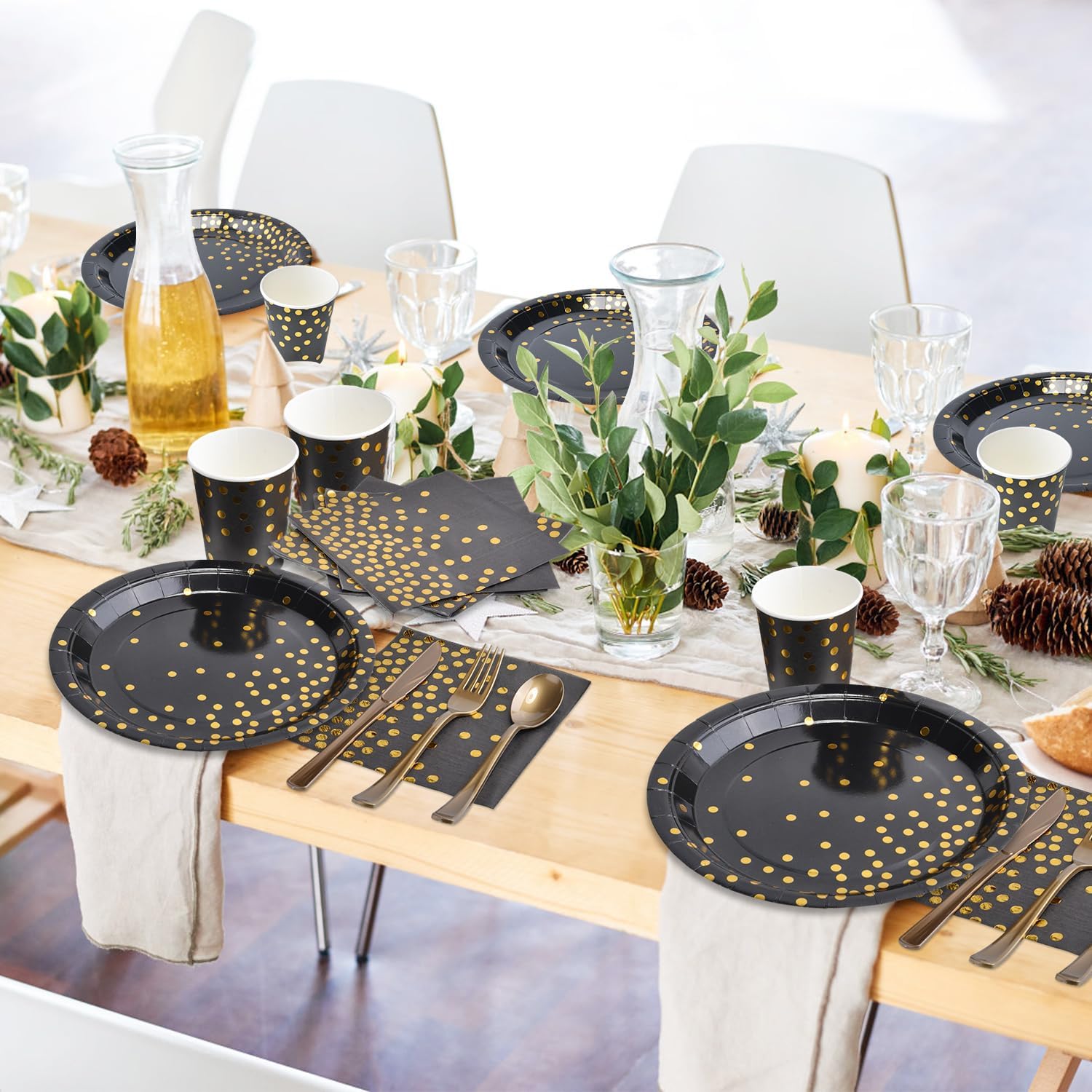 Suministros de fiesta negros y dorados, juego de vajilla desechable de 105 piezas, sirve 15, platos de papel negro, servilletas, vasos, tenedores de