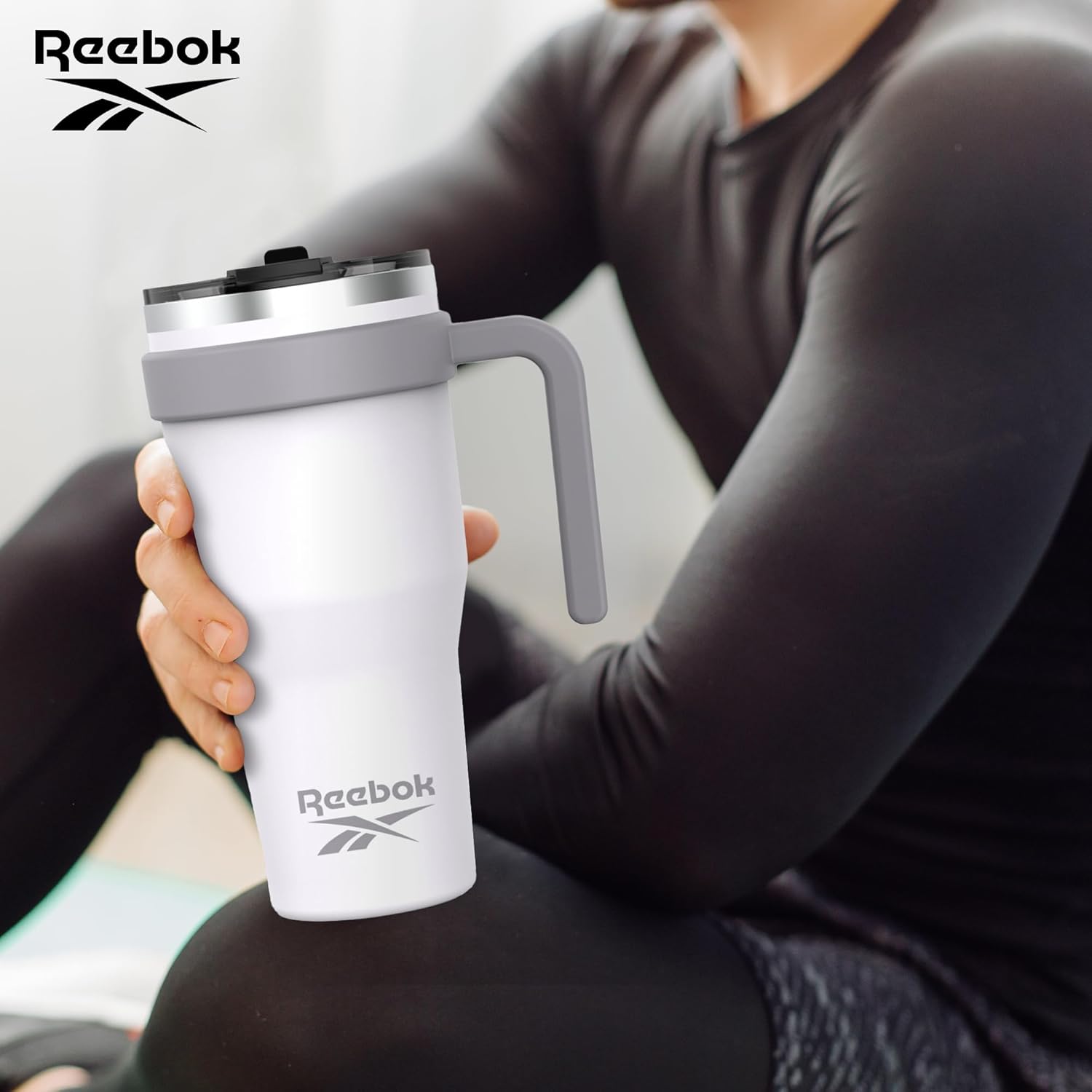 Reebok Vaso de acero inoxidable con asa, vaso de 40 onzas, dos tonos, vaso de doble pared aislado al vacío, vaso a prueba de fugas para hombres y
