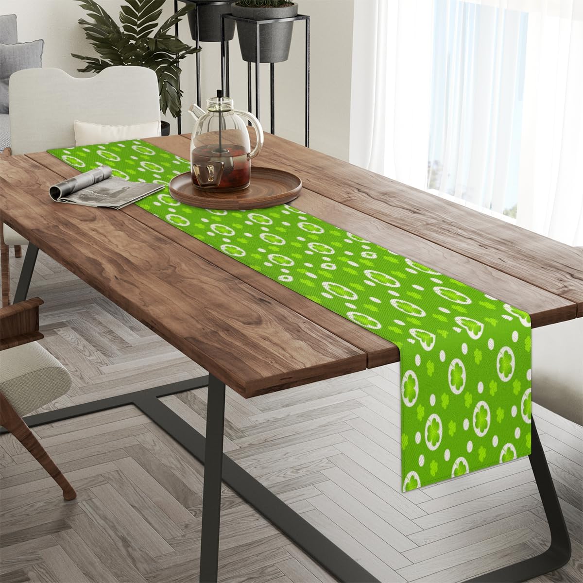 Table Runner St. Patrick’s Day Clover Pettern, Rustic Linen Table Cloth, Kitchen Dining Table Decoration for Home Party Decor 13 x 48 Inches