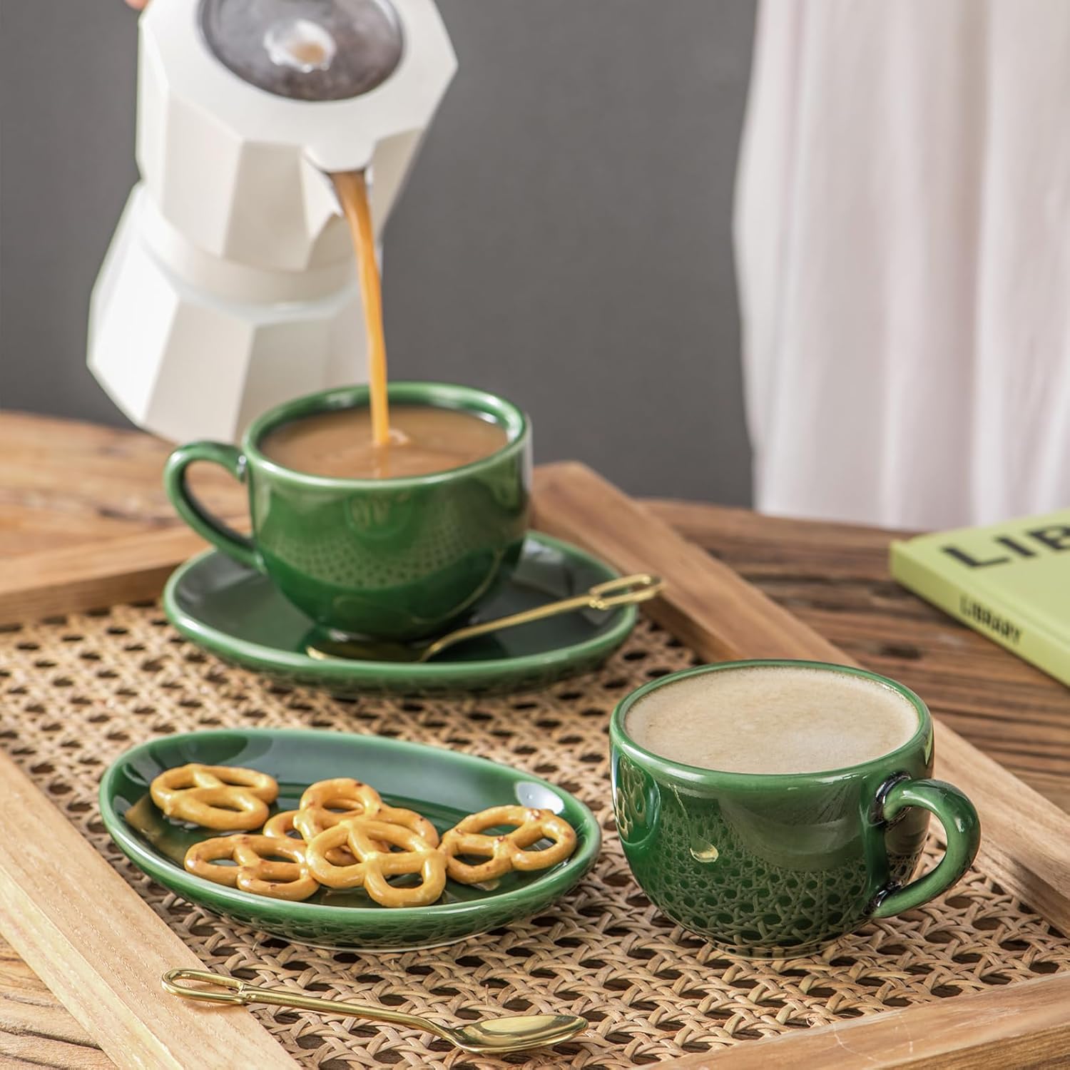 vicrays Tazas de café espresso de cerámica, juego de tazas de café expreso de porcelana de 4 onzas con platillos cucharas y soporte de metal para