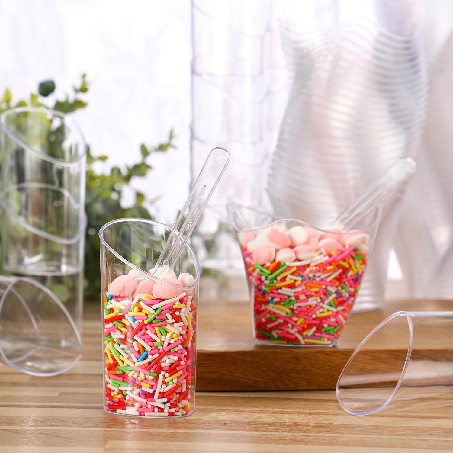 Funtery Paquete de 300 mini tazas de postre con cucharas de plástico transparente Parfait taza redonda inclinada para postres tiradores de postres