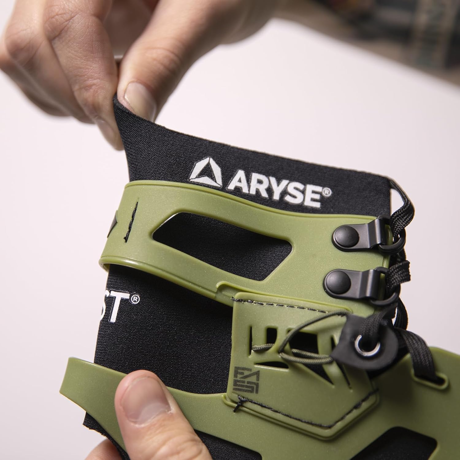 ARYSE IFAST – Tobillera estabilizadora de tobillo para hombres y mujeres, ideal para baloncesto, voleibol, fútbol y mucho más. (XXL, blanco,