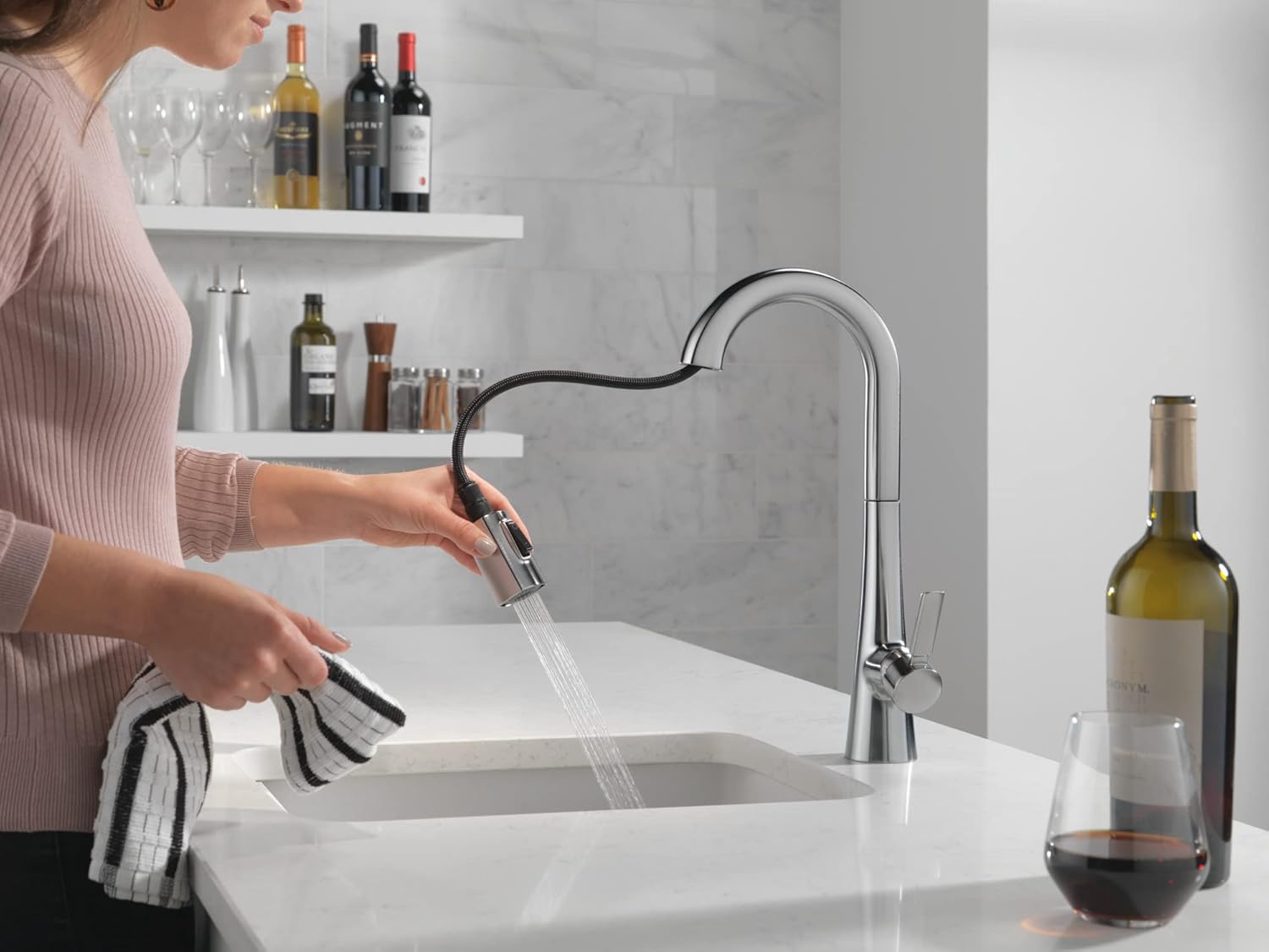 Delta Faucet Monrovia – Grifo de barra de níquel cepillado, grifo de fregadero de barra de un solo agujero, grifos de barra húmeda con rociador