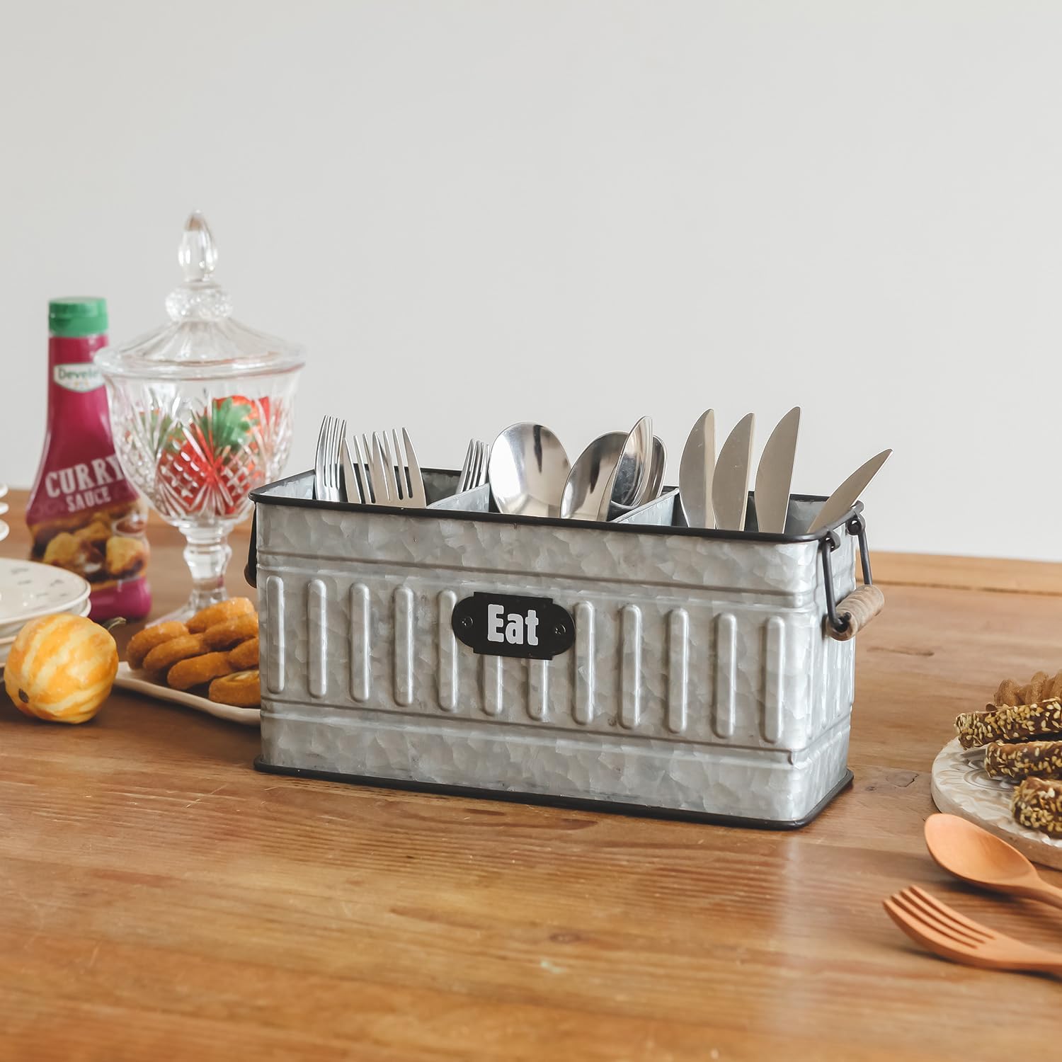 NIKKY HOME Farmhouse – Organizador de cubiertos galvanizado de 3 compartimentos con mango de madera, organizador de cubiertos para encimera de