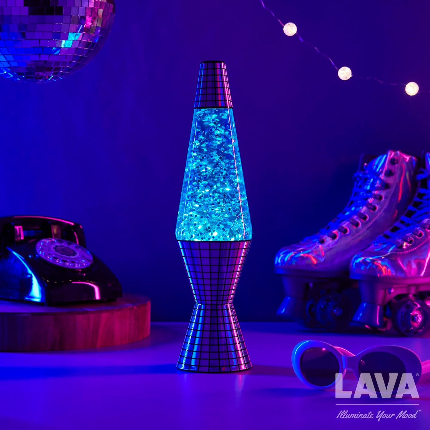 Lava Lámpara  Base Reflectante de Fiebre Disco de 14.5”  La Luz de Movimiento Original  Brillo Plateado y Líquido Azul  Artículo 2016