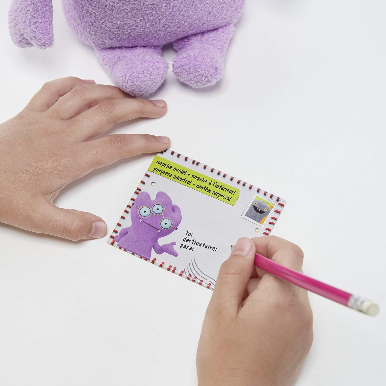 Hasbro Toys Sincerely Uglydolls Hugs & Headstands Wedgehead – Peluche de peluche, inspirado en la película Uglydolls de 7.5 pulgadas de alto