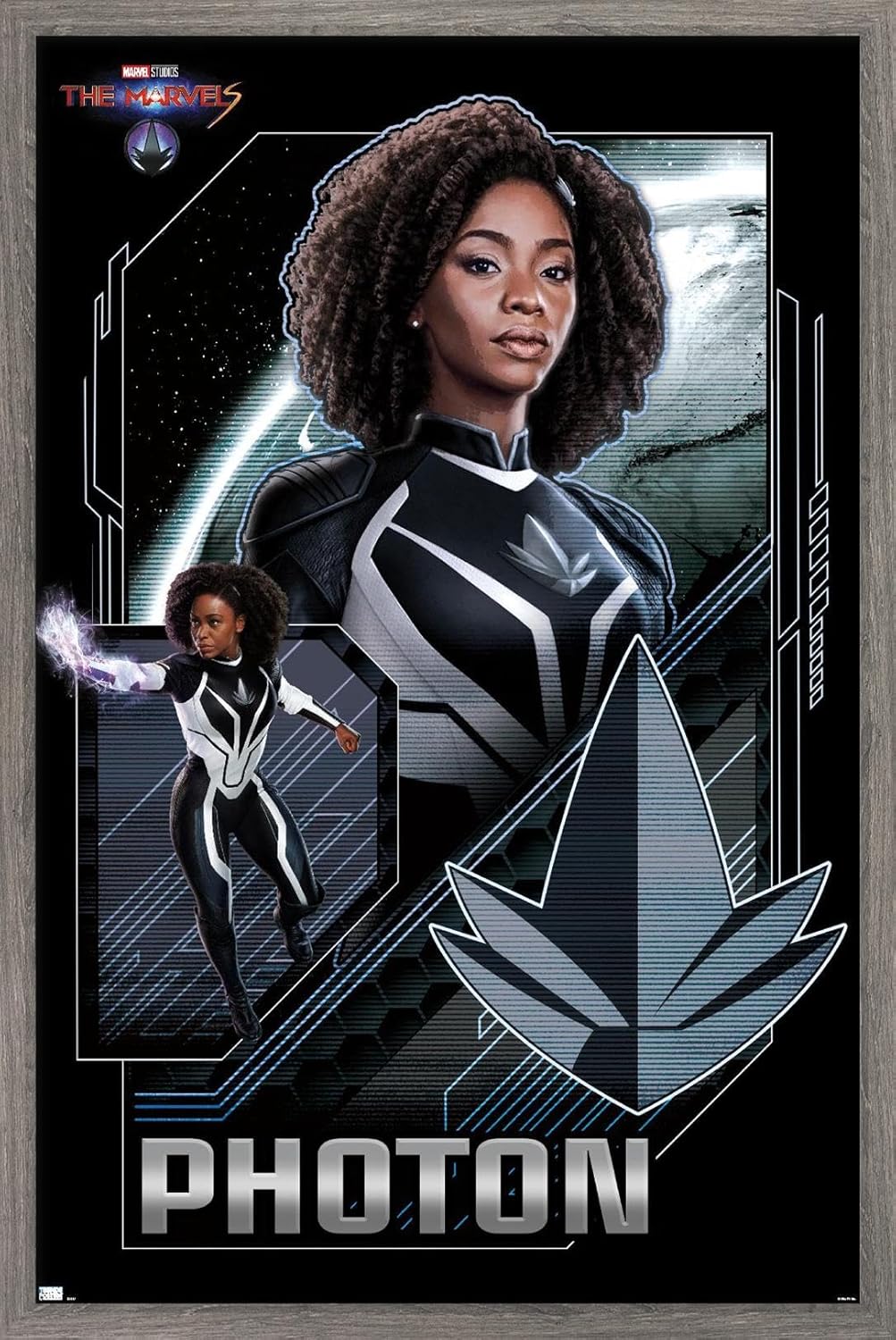 Trends International Marvel The Marvels – Póster de pared con fotón, 14.72 x 22.37 pulgadas, versión enmarcada de madera de granero