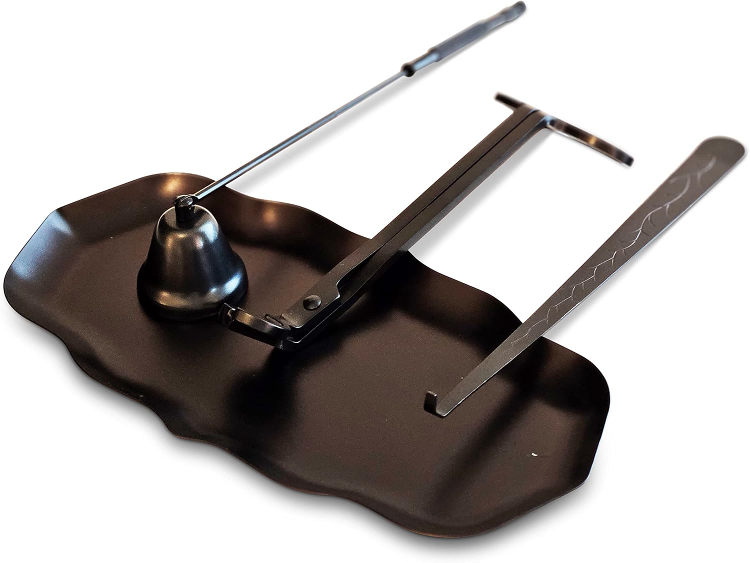 Anacua House  Juego de 4 accesorios para velas  Bandeja metálica festoneada  Snuffer de velas  Cortador de mecha de vela  Dipper de velas (negro)