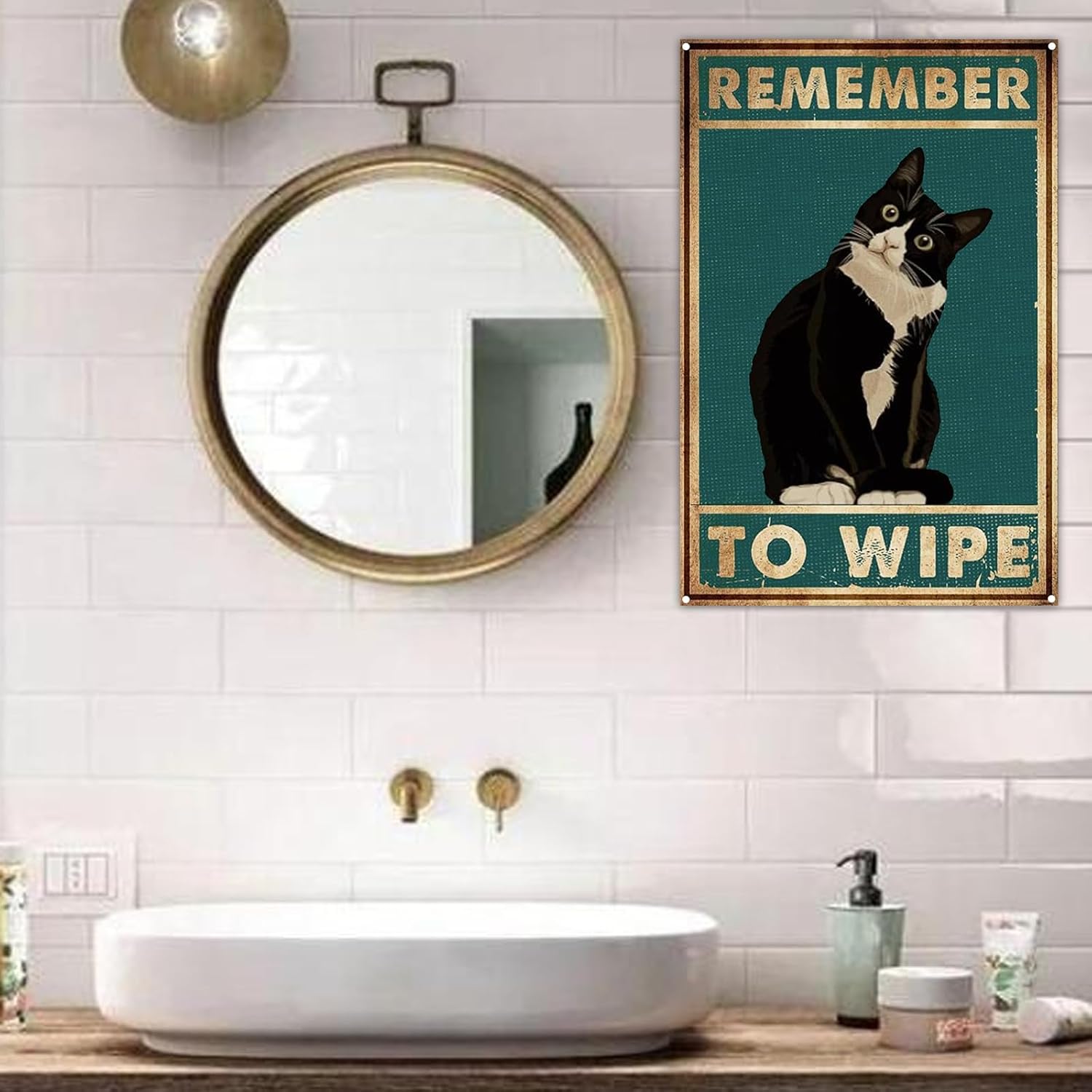 Cartel de baño con diseño de gato negro con texto en inglés “Remember to Wipe” (Remember to Wipe)