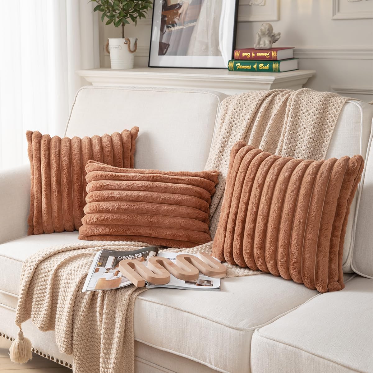 DEELAND Paquete de 2 fundas de cojín decorativas de felpa de pelo sintético de doble cara, fundas de cojín suaves a rayas para sofá, dormitorio,