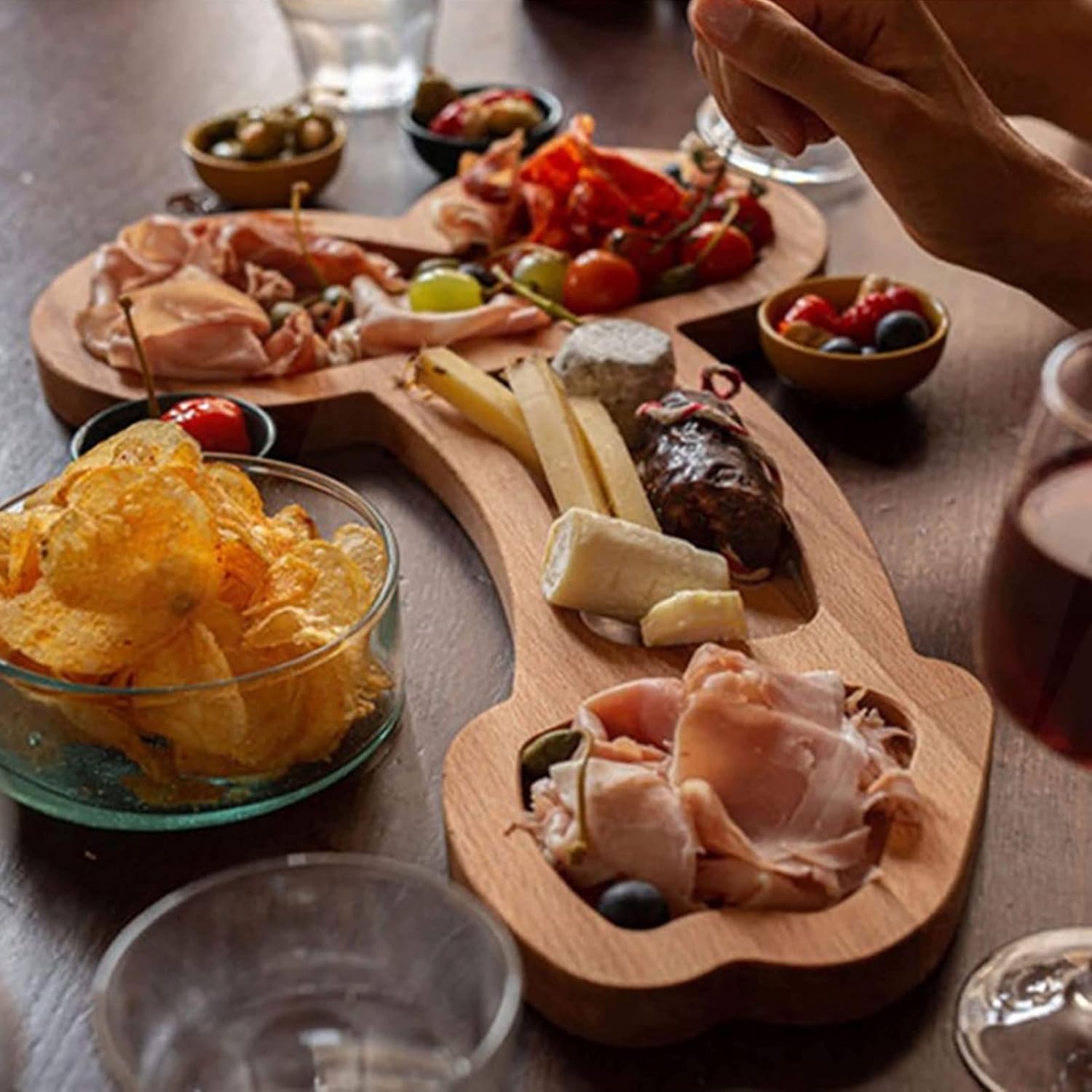 Tabla de aperitivos, tabla de queso, tableros de charcutería, platos de fiesta de madera maciza para frutas, divertido restaurante, plato de comida