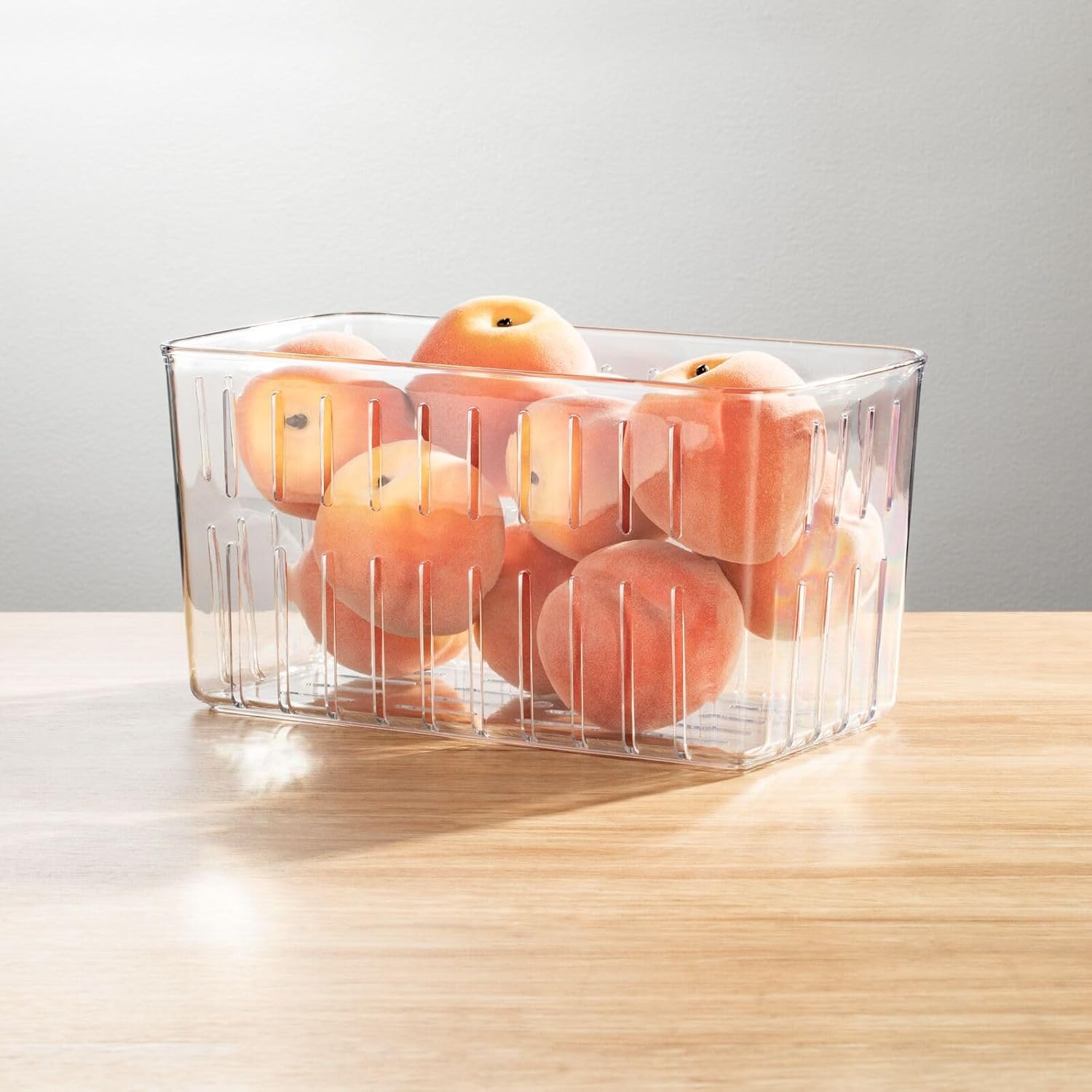 mDesign Contenedor organizador de plástico para almacenamiento de alimentos, contenedor con rejillas de ventilación abiertas para cocina, despensa,