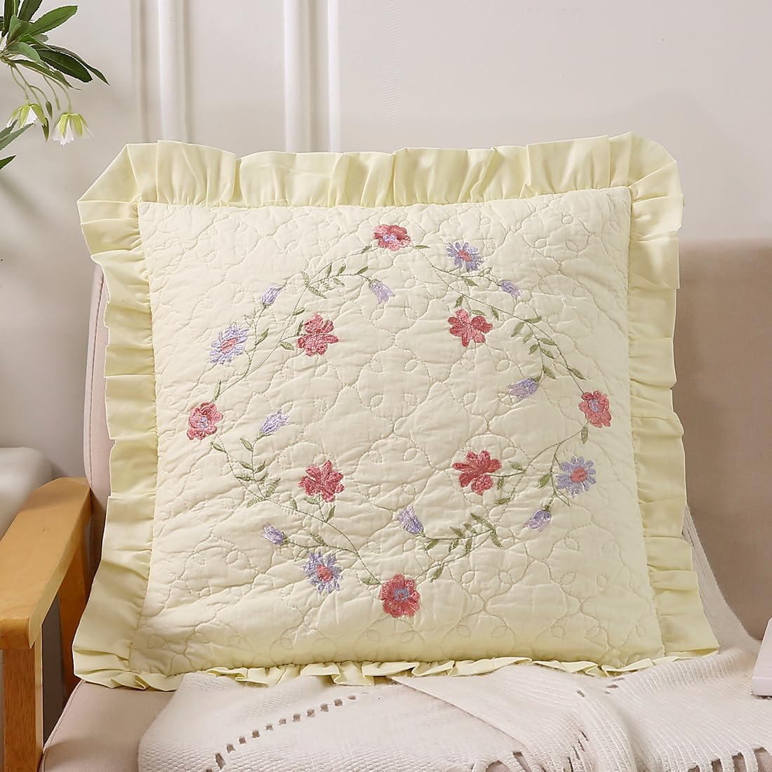 vctops Juego de 2 fundas de almohada cuadradas decorativas de algodón con volantes y diseño floral suave para sofá, cama (flor B, 18 x 18 pulgadas)
