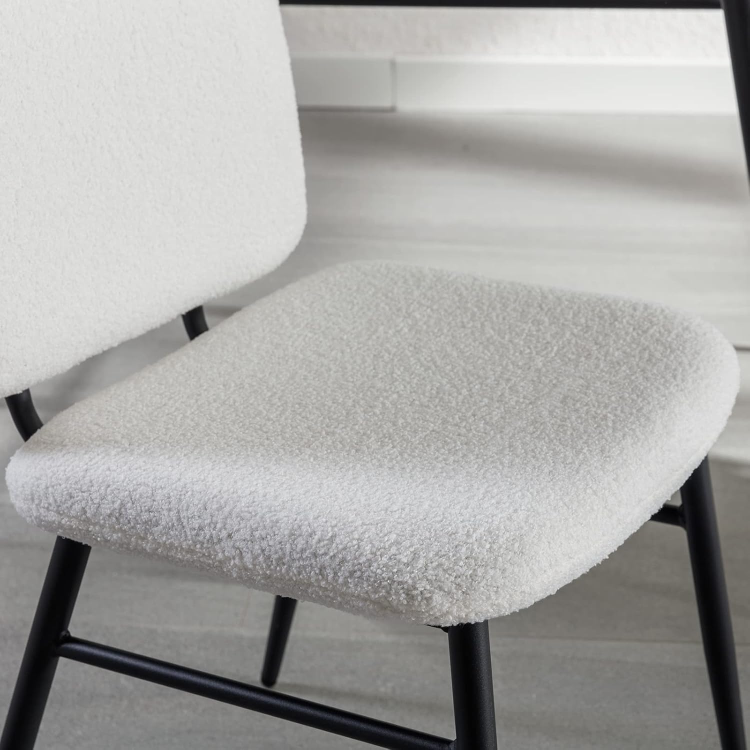 DUOMAY Mid-Century – Juego de 4 sillas de comedor modernas, cómodas sillas laterales sin brazos de sherpa con patas de metal para sala de estar,