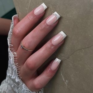 Xcrear – Juego de uñas postizas a presión francesas blancas con purpurina, uñas medianas y con pegamento, uñas postizas medianas y falsas, uñas Xcrear – Juego de uñas postizas a presión francesas blancas con purpurina, uñas medianas y con pegamento, uñas postizas medianas y falsas, uñas