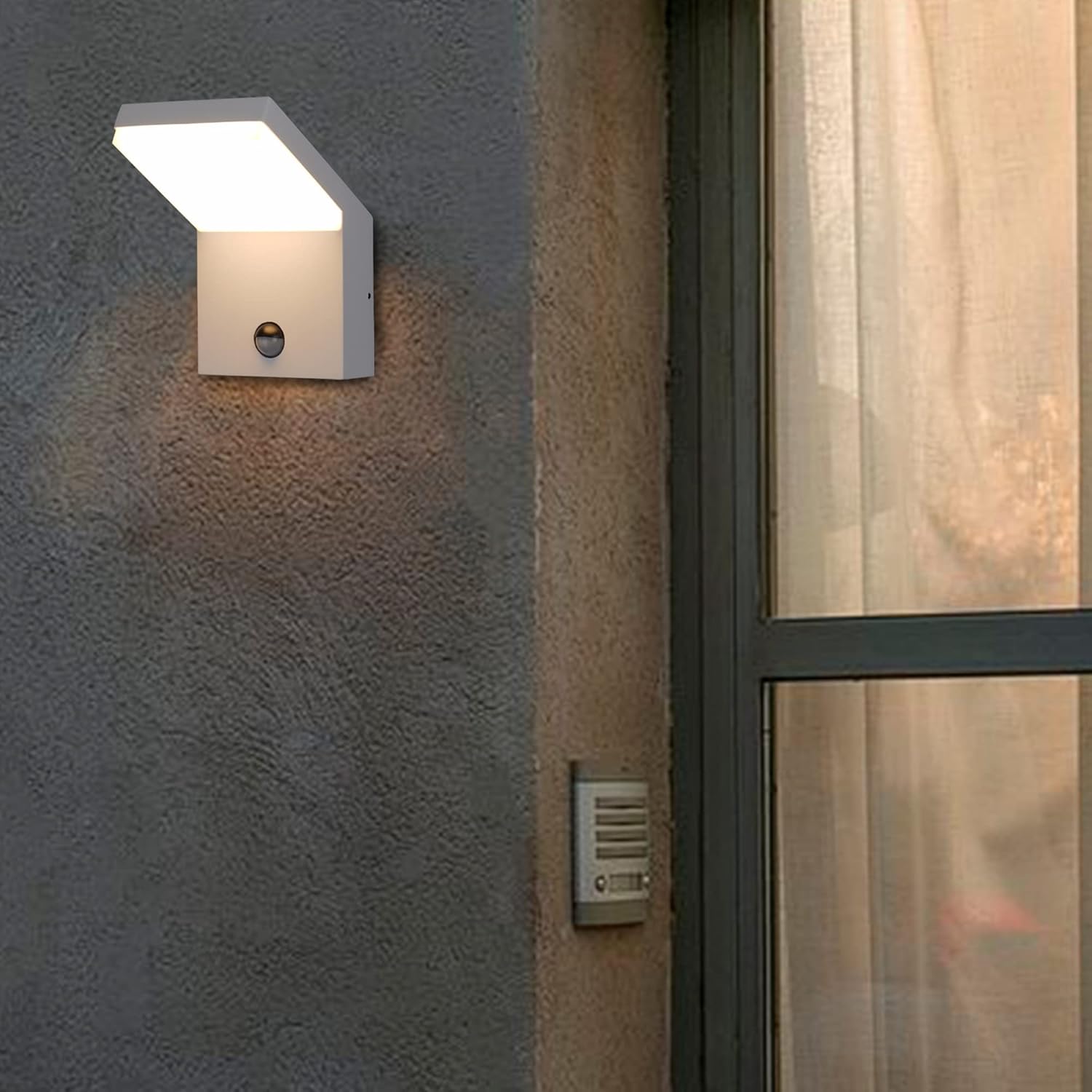 Inowel Paquete de 2 apliques de pared con sensor de movimiento para exteriores, luz LED blanca, moderna, para porche, IP54, impermeable, para