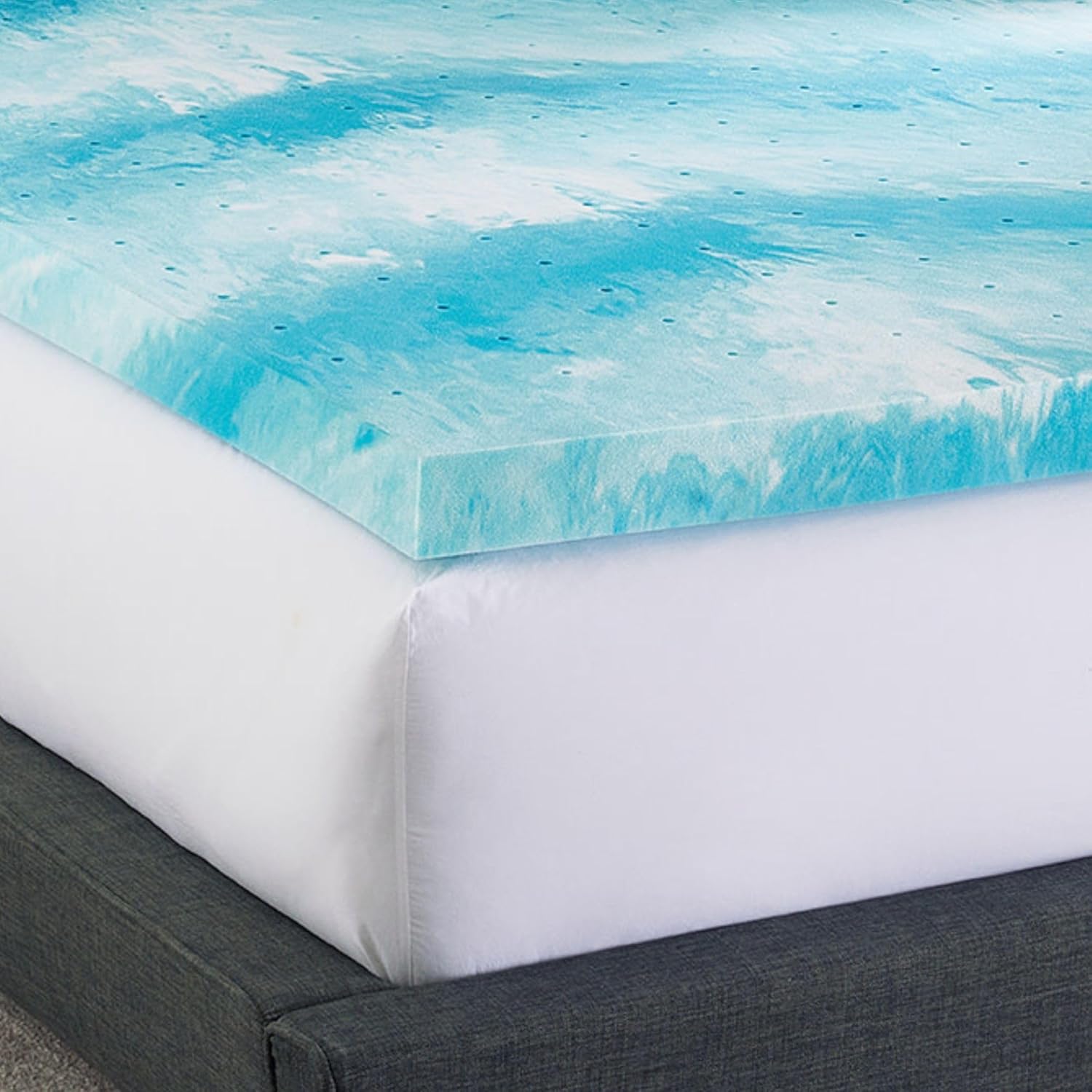 Essentials – Cubrecolchón de espuma viscoelástica de 2 pulgadas, espuma viscoelástica de gel refrescante, diseño ventilado, espuma certificada