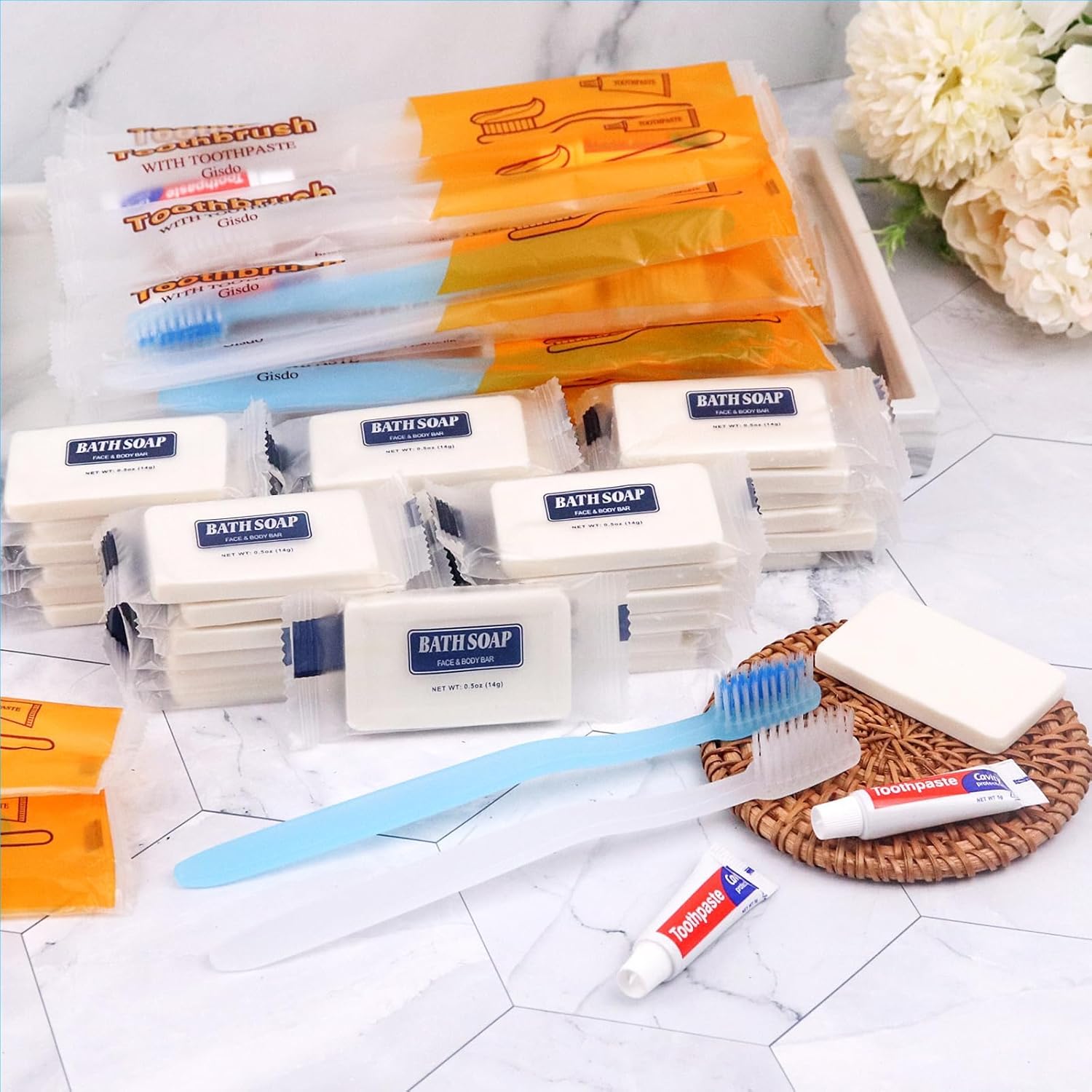 Paquete de 30 cepillos de dientes desechables con pasta de dientes y jabón envueltos individualmente, 2 colores, barra de jabón de 0.5 onzas, tamaño