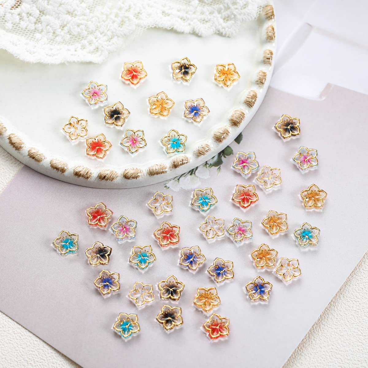 40 dijes de flores para uñas, calcomanías de flores 3D, dijes de uñas con borde dorado, resina de flores para uñas, mezcla de pétalos de flores