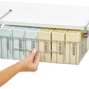 mDesign Cesta grande de alambre de metal para colgar en cajón, organizador de almacenamiento deslizante debajo del estante, se fija a la estantería, mDesign Cesta grande de alambre de metal para colgar en cajón, organizador de almacenamiento deslizante debajo del estante, se fija a la estantería,
