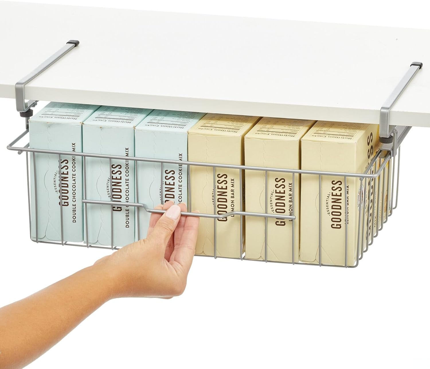 mDesign Cesta grande de alambre de metal para colgar en cajón, organizador de almacenamiento deslizante debajo del estante, se fija a la estantería,