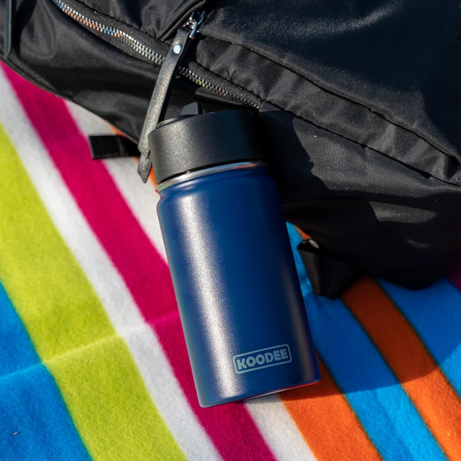 koodee Botella de agua con pajita, 16 onzas, acero inoxidable, doble pared aislada al vacío, botella de agua deportiva de metal para la escuela