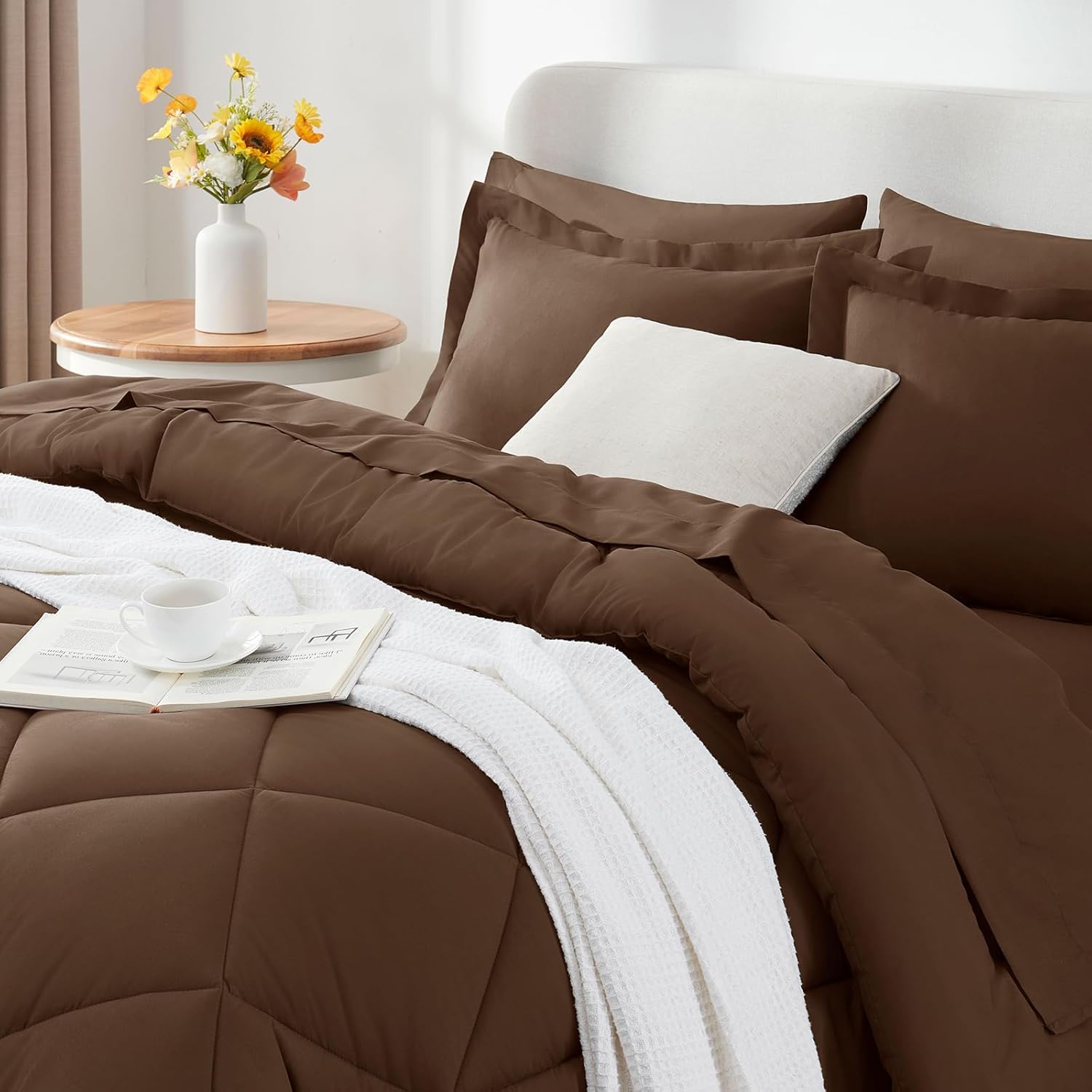 CozyLux Juego de edredón King con sábanas de 7 piezas, ropa de cama en una bolsa, color marrón, para todas las estaciones, con edredón, fundas de