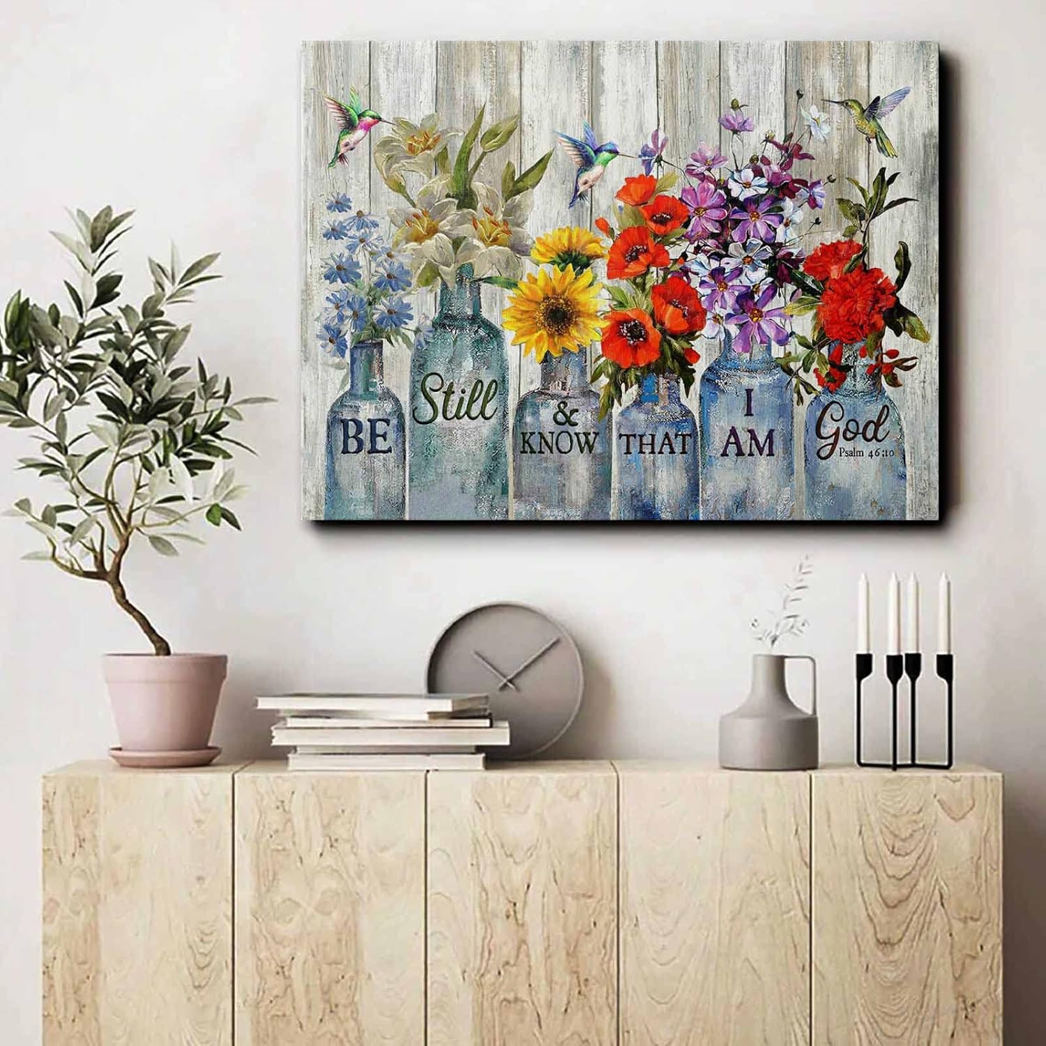 Arte de pared con diseño de flores en jarrón, diseño rústico de granja, lienzo floral, decoración de pared con texto en inglés Be Still and Know
