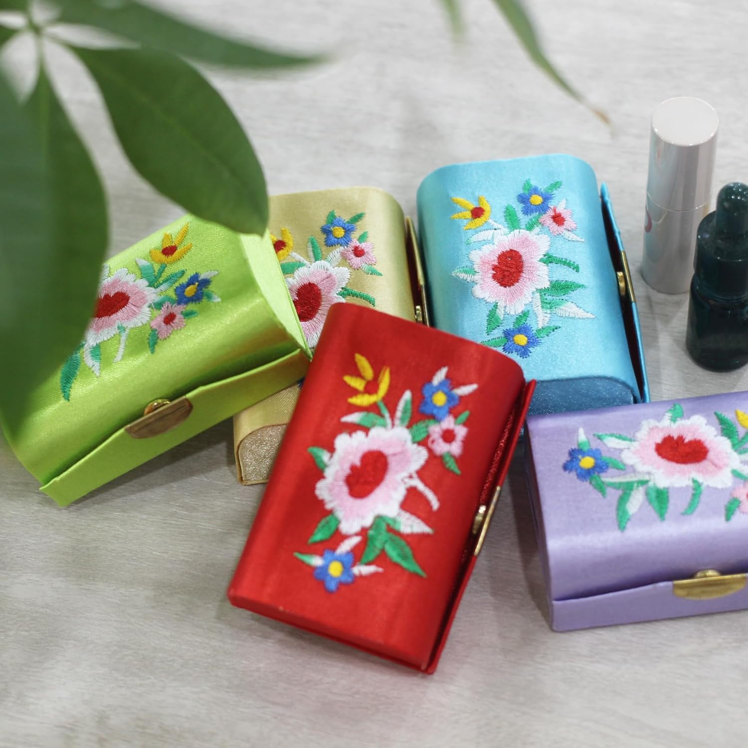 MIAO JIN 12PCS caja de lápiz labial con espejo Estuche de lápiz labial Estuche de almacenamiento Mini bordado portátil joyero caso cosmético (color