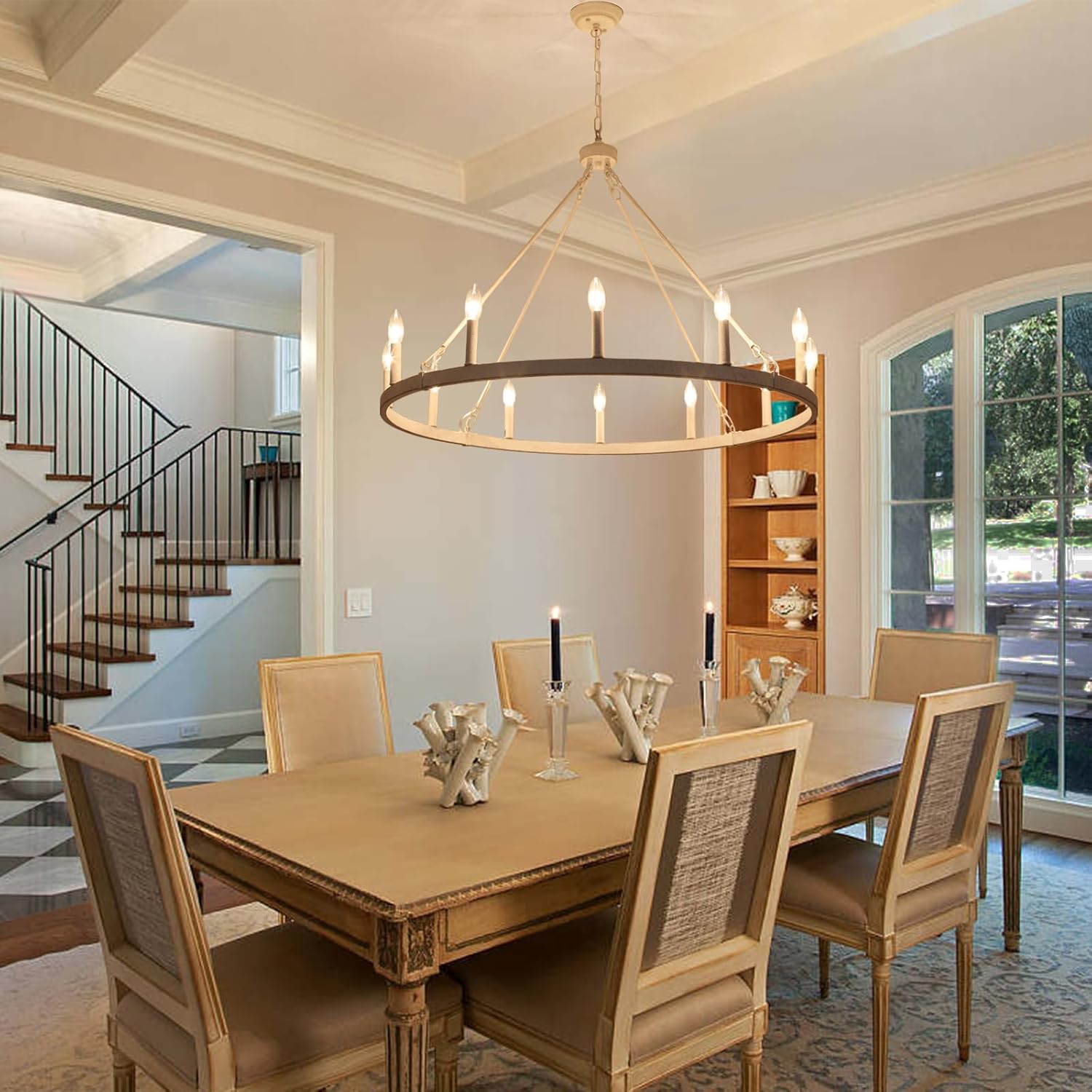 Candelabro blanco con 12 luces estilo madera clara, con ruedas de carro, lámpara grande para techos altos, de 38 pulgadas, para casa de campo, al
