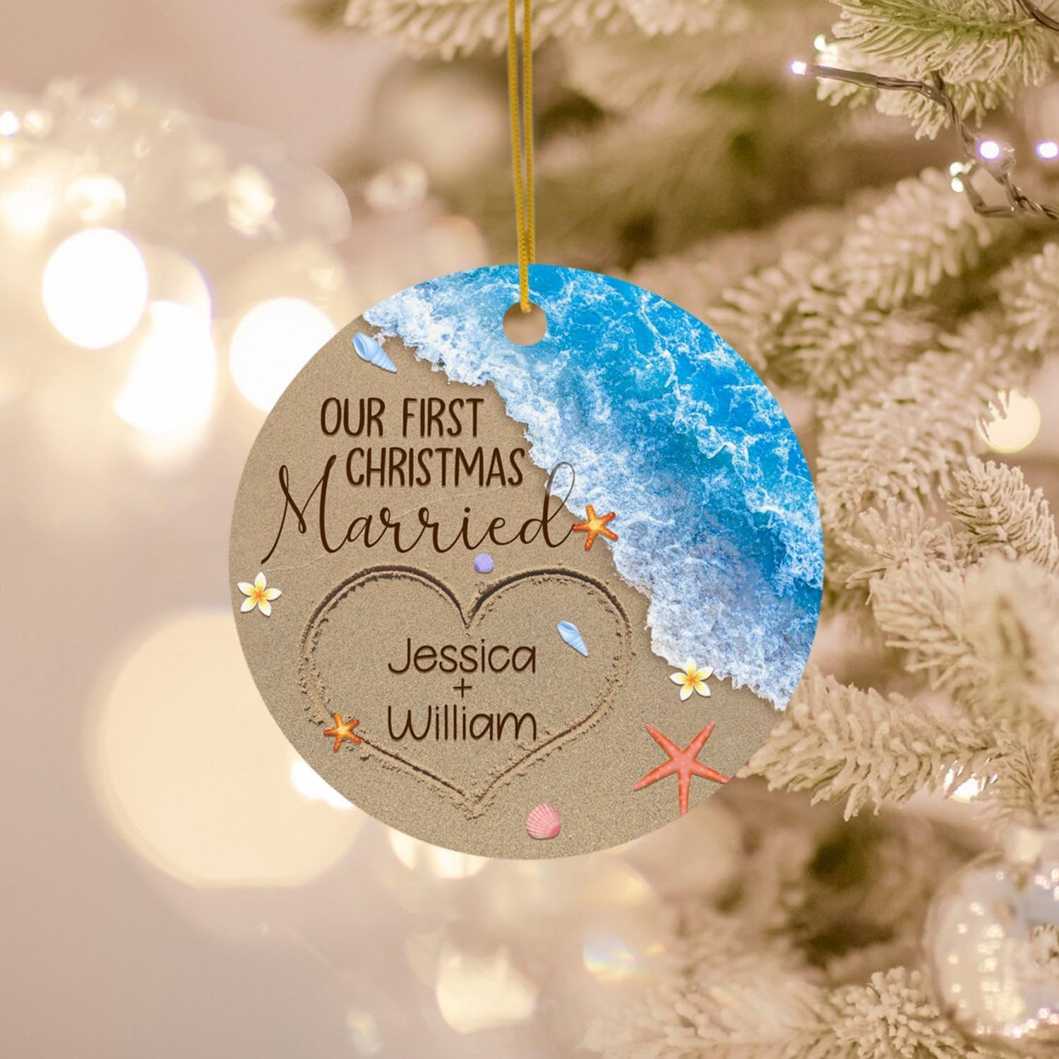 Adorno personalizado de playa casada con nuestra primera Navidad, mar 2024, adorno de Navidad personalizado recién casado, regalos de boda en la