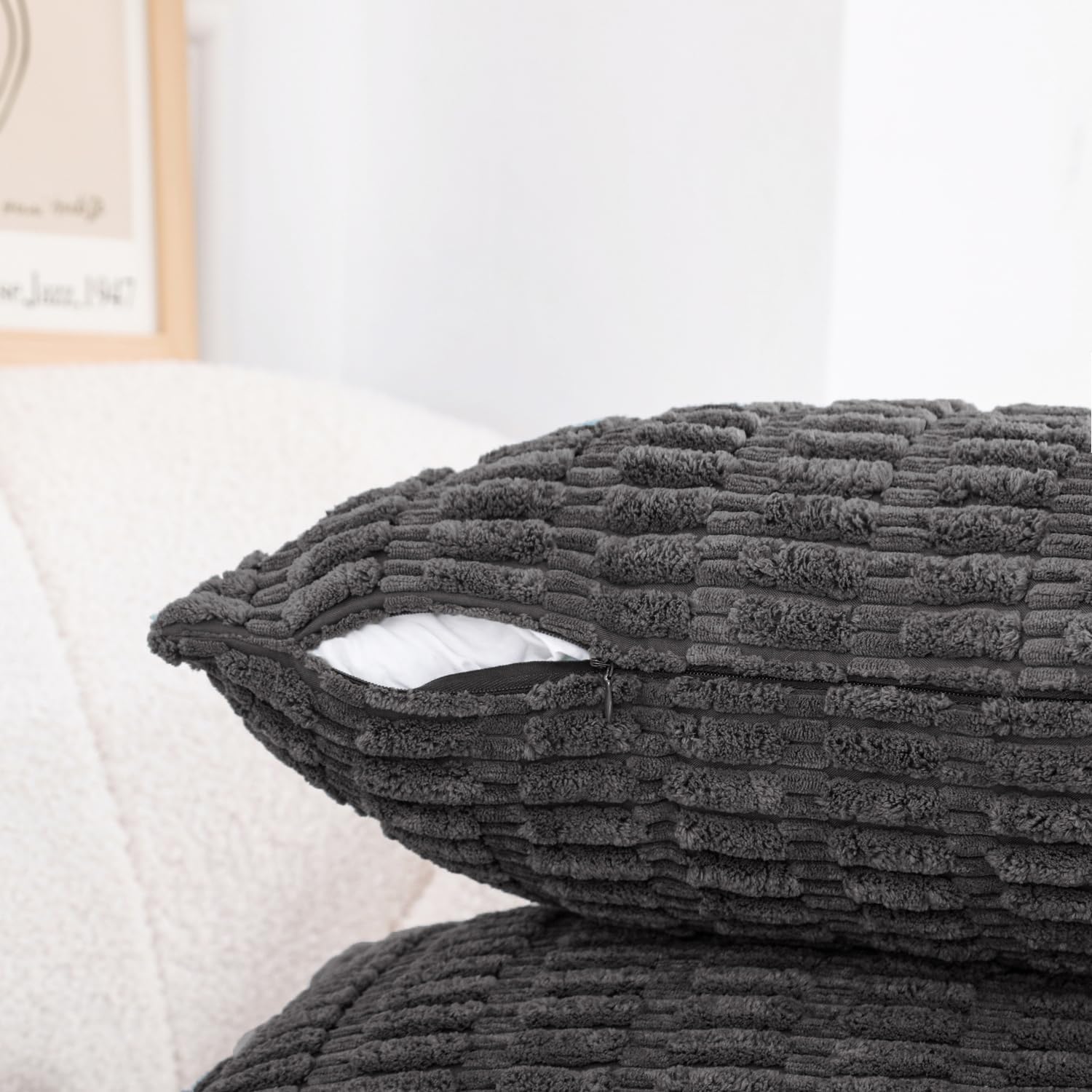 HWY 50 Juego de 2 fundas de cojín decorativas de pana gris oscuro de 16 x 16 pulgadas para sofá, sala de estar, cama, fundas de cojín suaves y lisas
