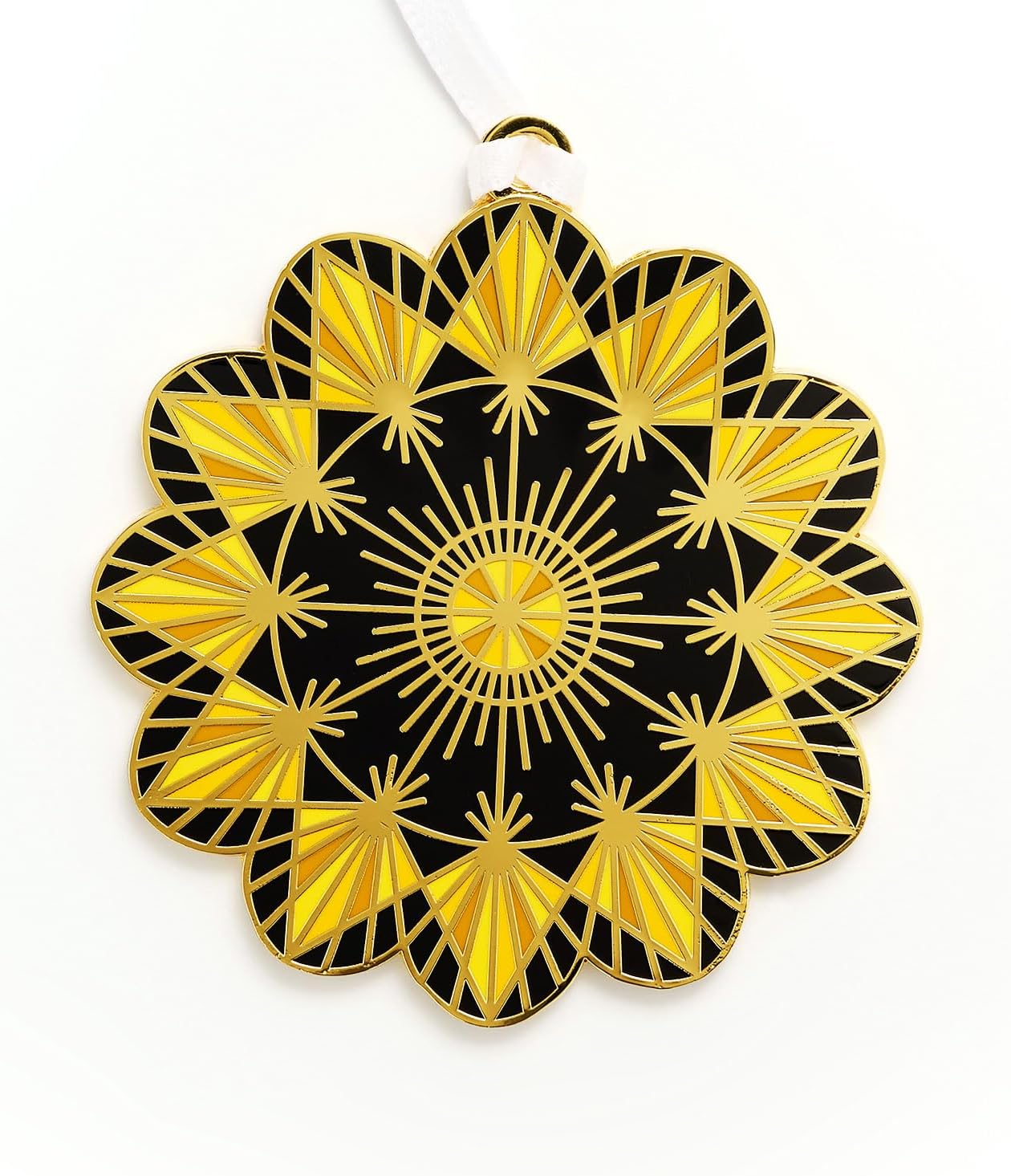 Adorno colgante de Navidad ucraniano, chapado en oro, diseño de doble cara por artistas ucranianos VikaVita – Adorno de Navidad 2023 por Dissent Pins