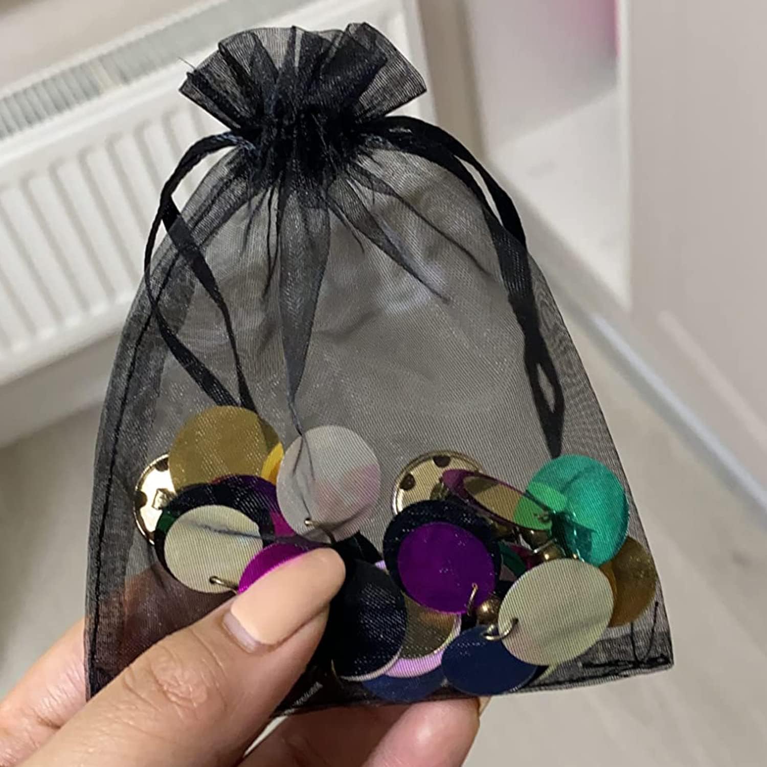 Bolsas de regalo de organza de 50 cordones de 5 x 7 pulgadas, color negro para baby shower, cumpleaños de niña, recuerdos de fiesta, boda, despedida