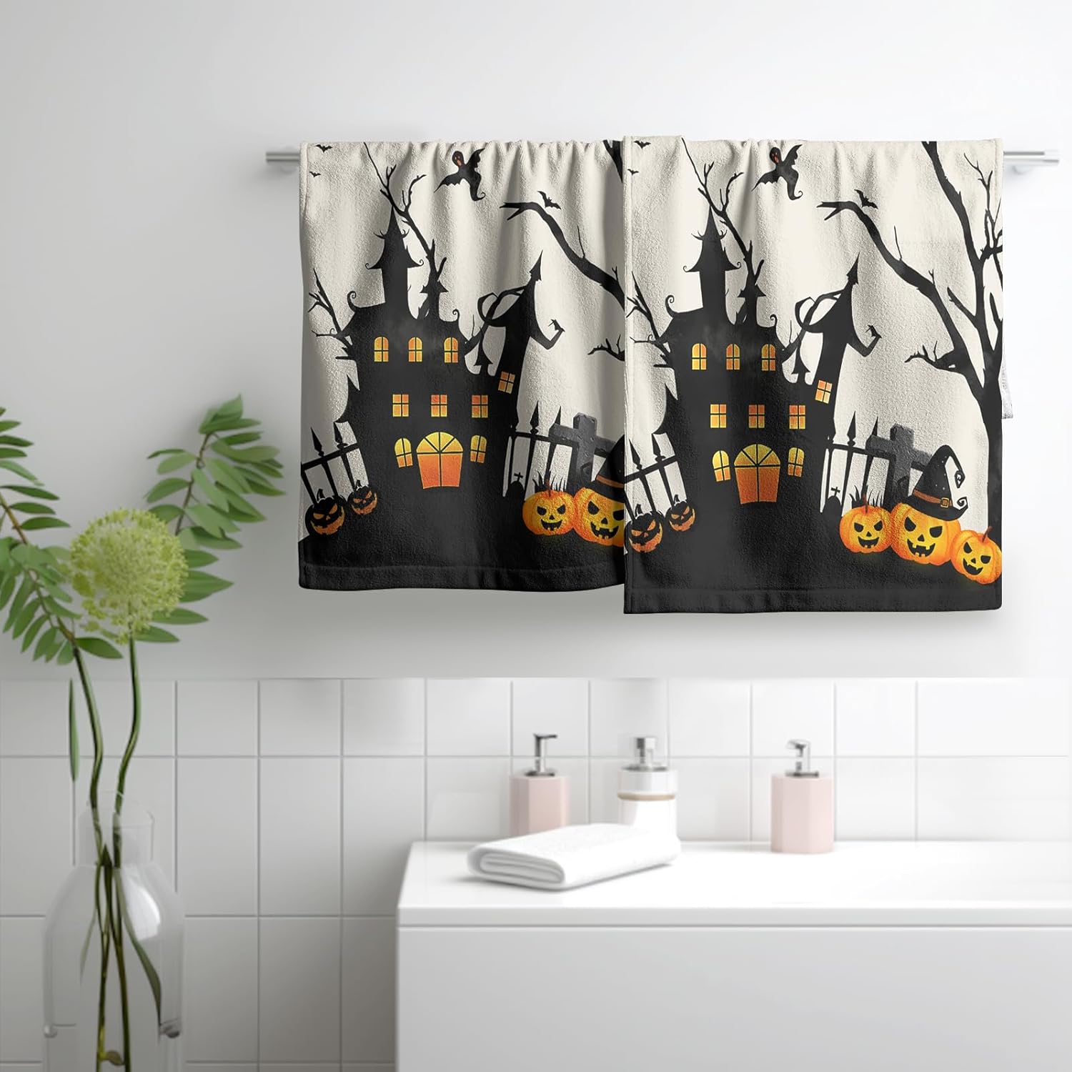 Juego de 2 toallas de mano de castillo espeluznante de Halloween, calabazas abucheadas, fantasma, paños de cocina de murciélago, telaraña, tela de