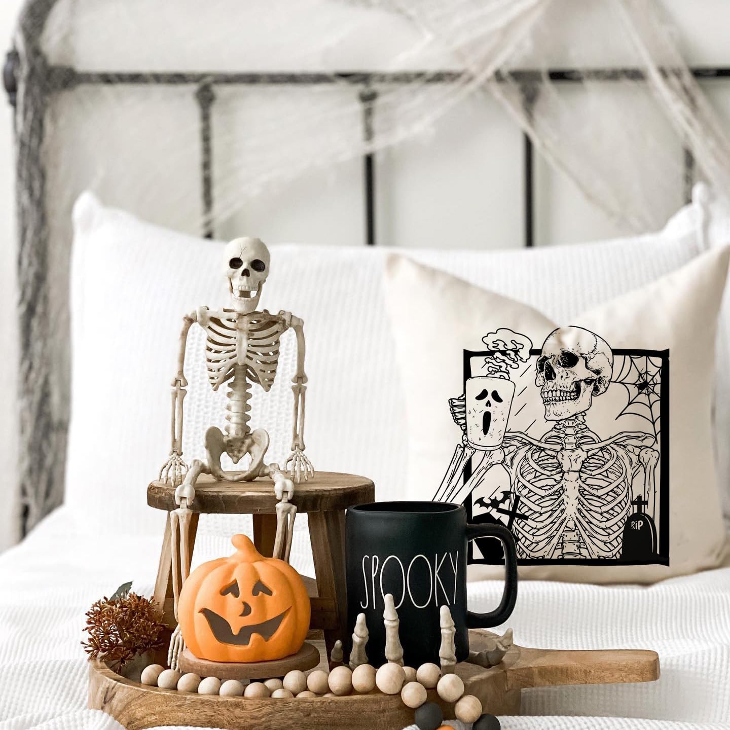 PANDICORN Juego de 4 fundas de almohada de Halloween de 20 x 20 pulgadas, diseño de murciélagos de esqueleto, gato negro, fantasma, decoración de