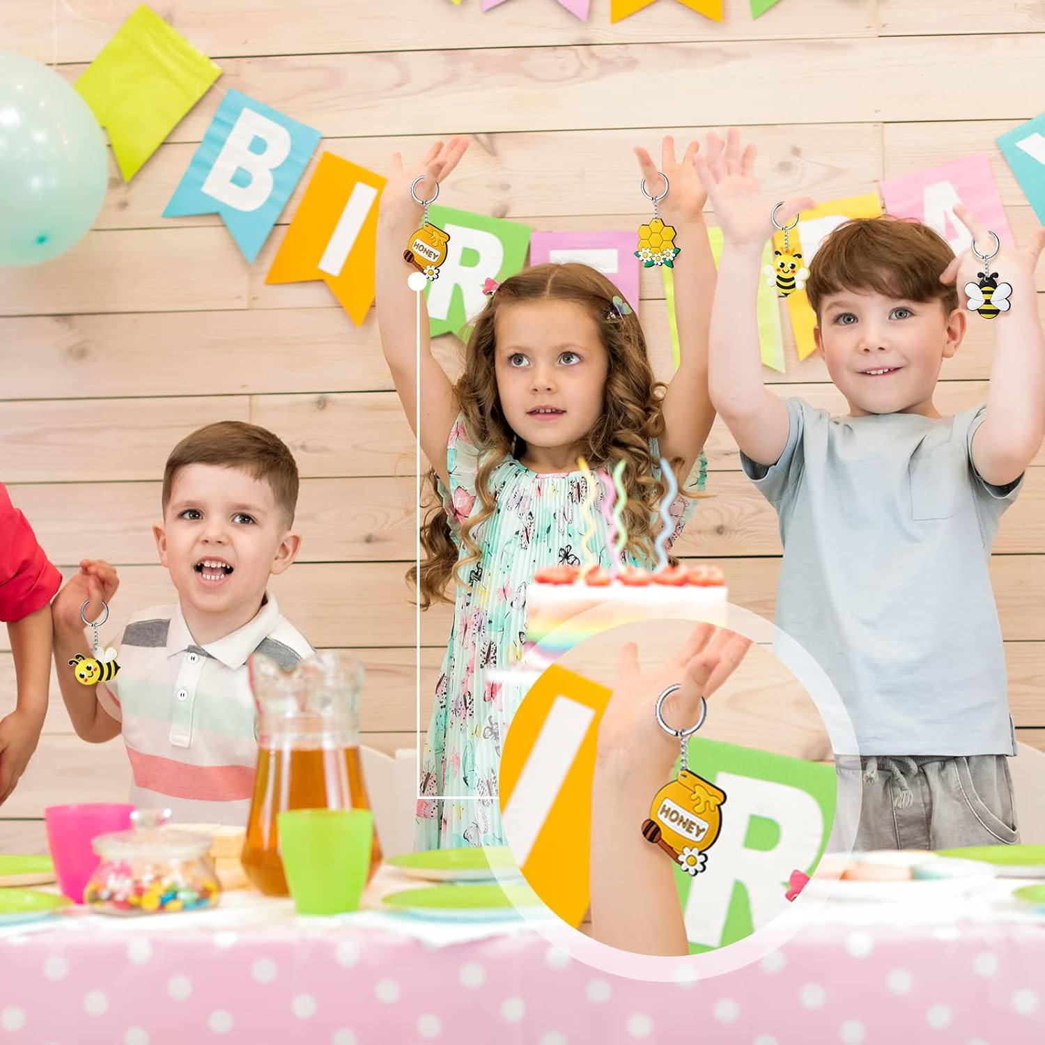Tudomro 36 llaveros de abeja lindos recuerdos de fiesta de abejas, decoraciones de flores, macetas de miel, decoración de panal para niños, temática