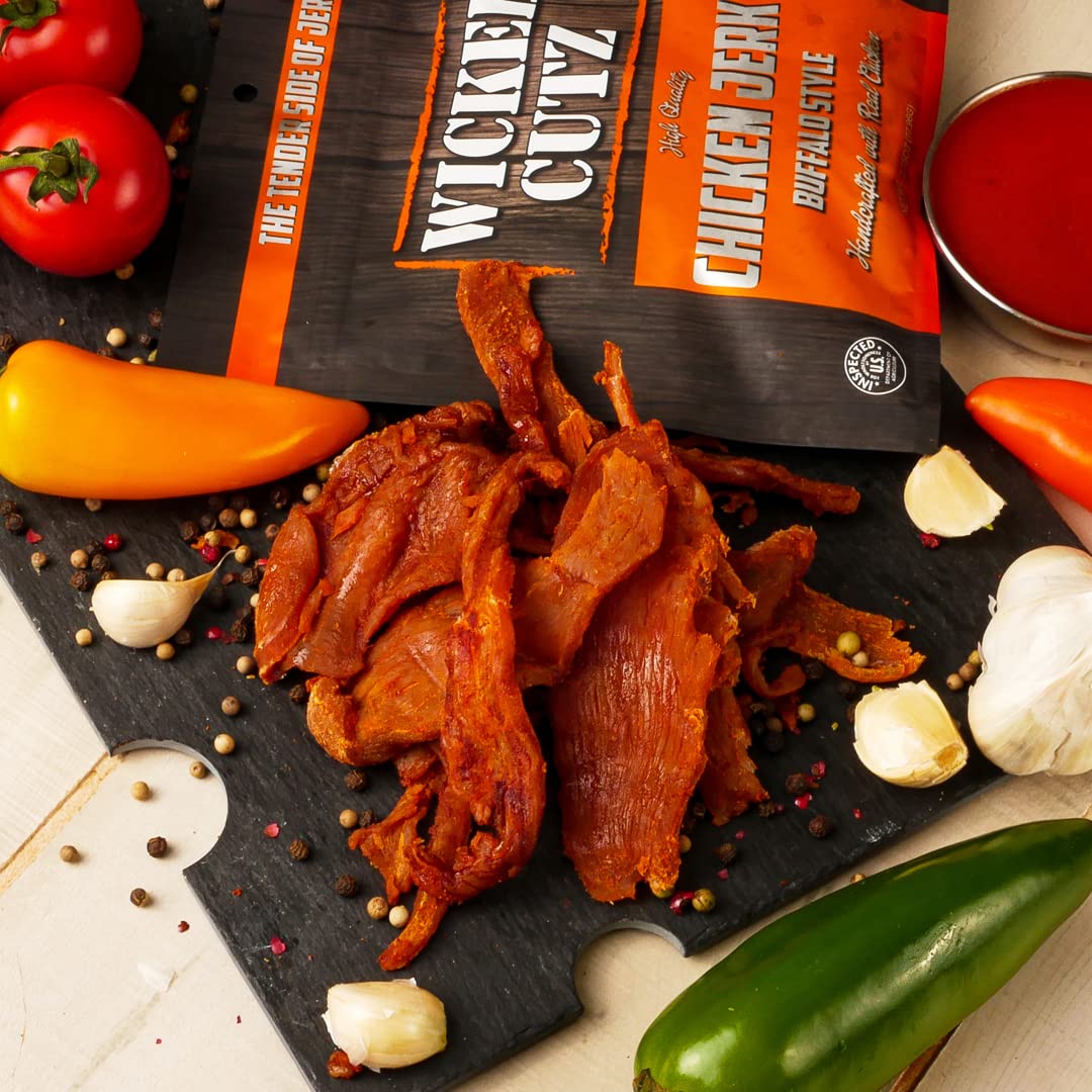 Buffalo Chicken Jerky  Carne seca de pollo tierna, sabrosa y fácil de masticar para personas con 0.77 onzas de proteína por bolsa, aperitivos altos