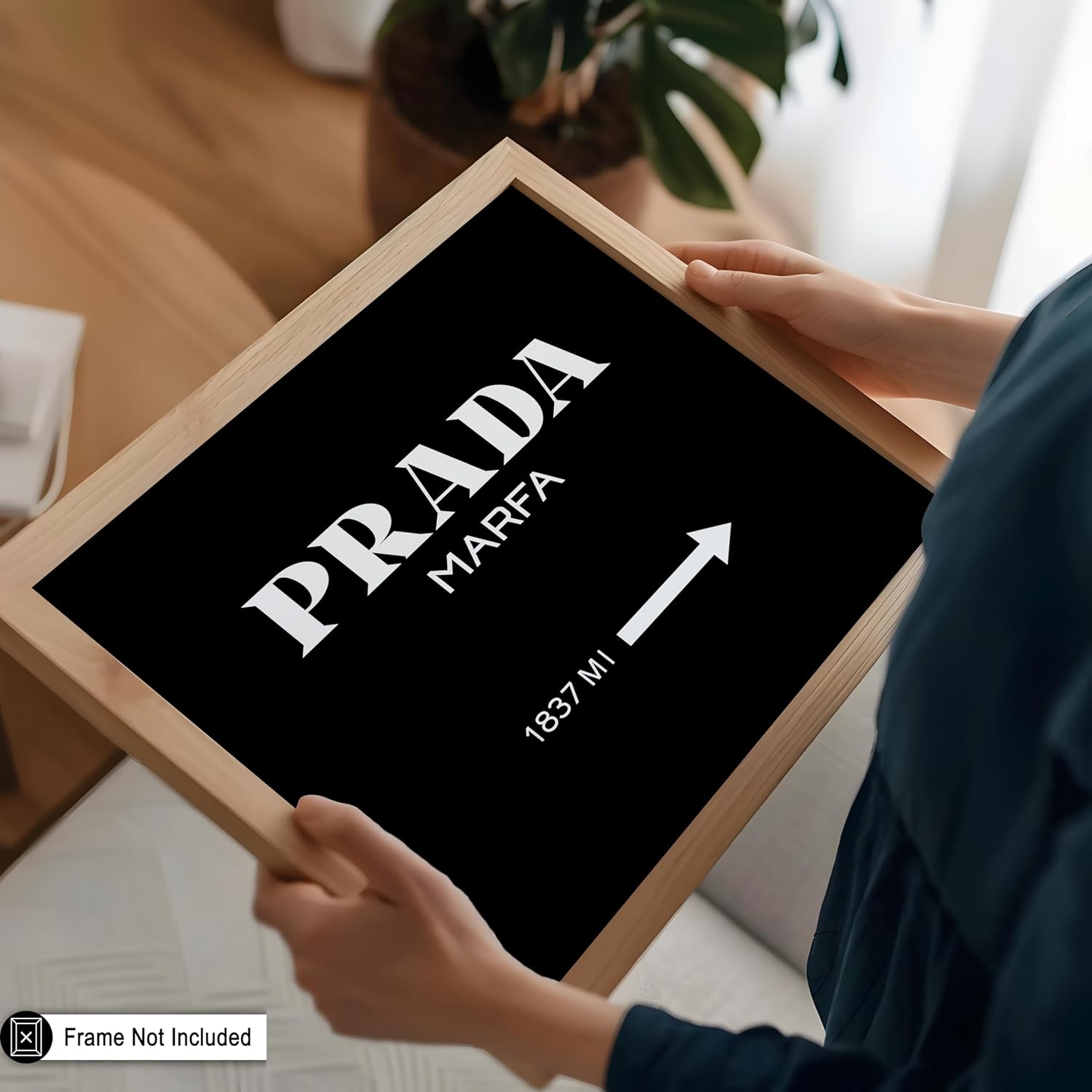 Poster Master Póster de Prada  Impresión de signo Prada  Arte de moda  Regalo glamoroso para ella, mujeres, amantes de la moda  Decoración