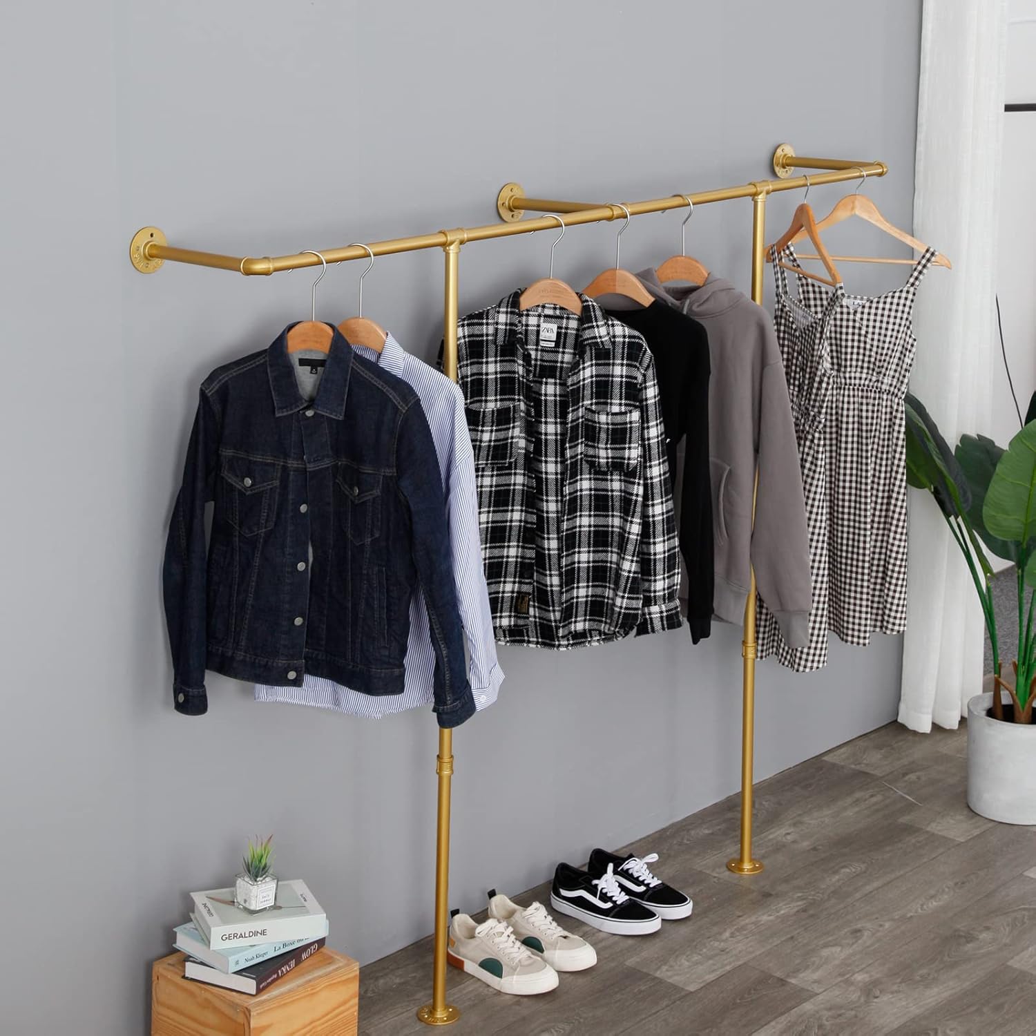 Perchero industrial para ropa montado en la pared, cinco bases, fuerte capacidad de carga, ahorro de espacio, adecuado para exhibición y