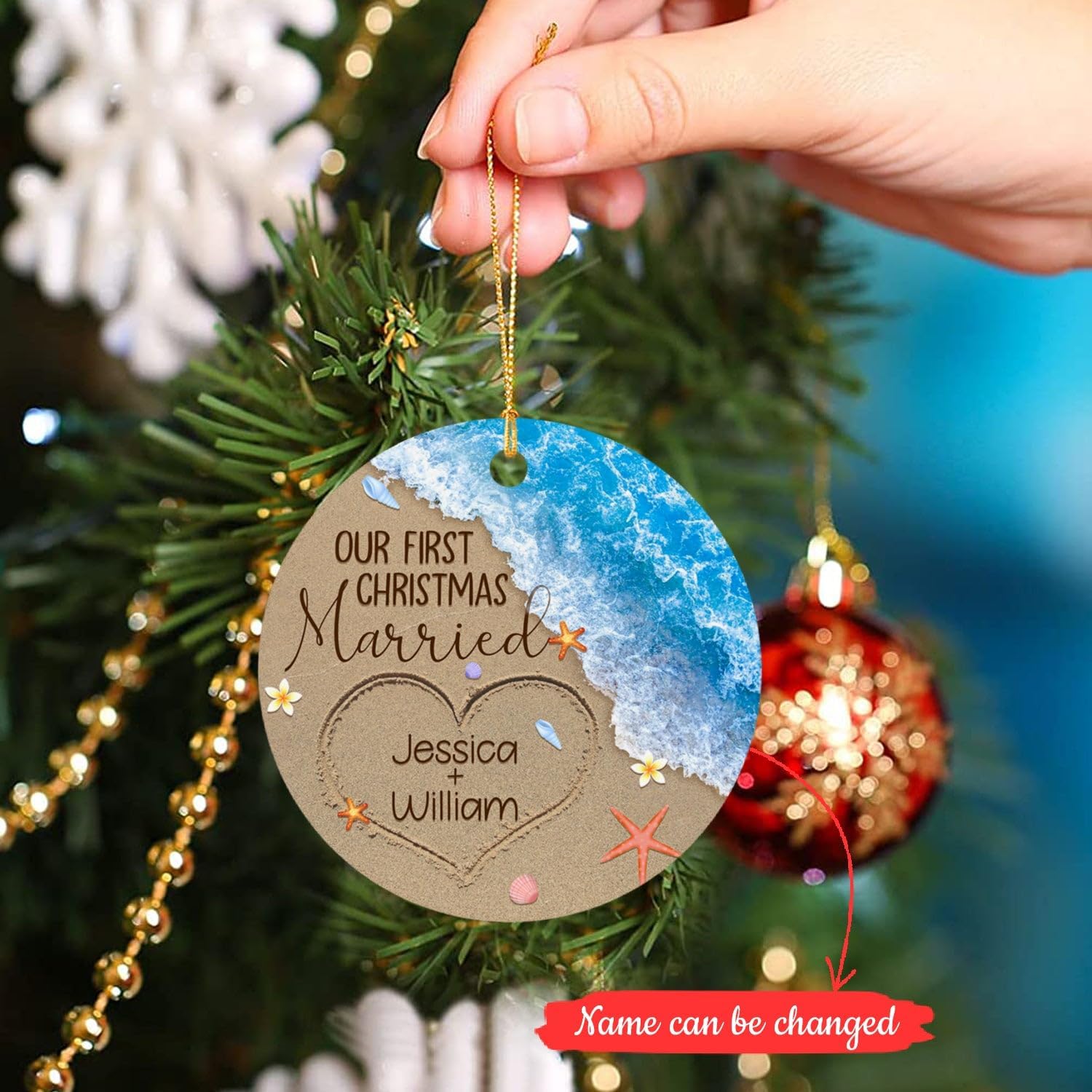 Adorno personalizado de playa casada con nuestra primera Navidad, mar 2024, adorno de Navidad personalizado recién casado, regalos de boda en la