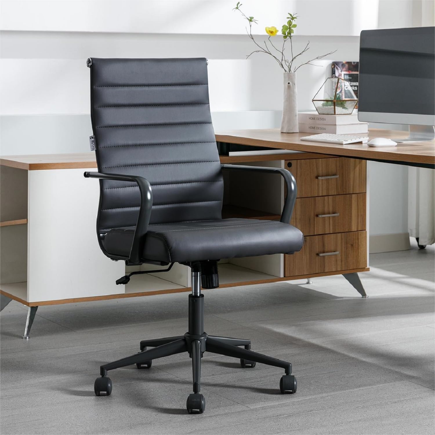 Okeysen Silla de escritorio de oficina, sillas de sala de conferencias, moderna silla giratoria ejecutiva, silla de escritorio de piel sintética