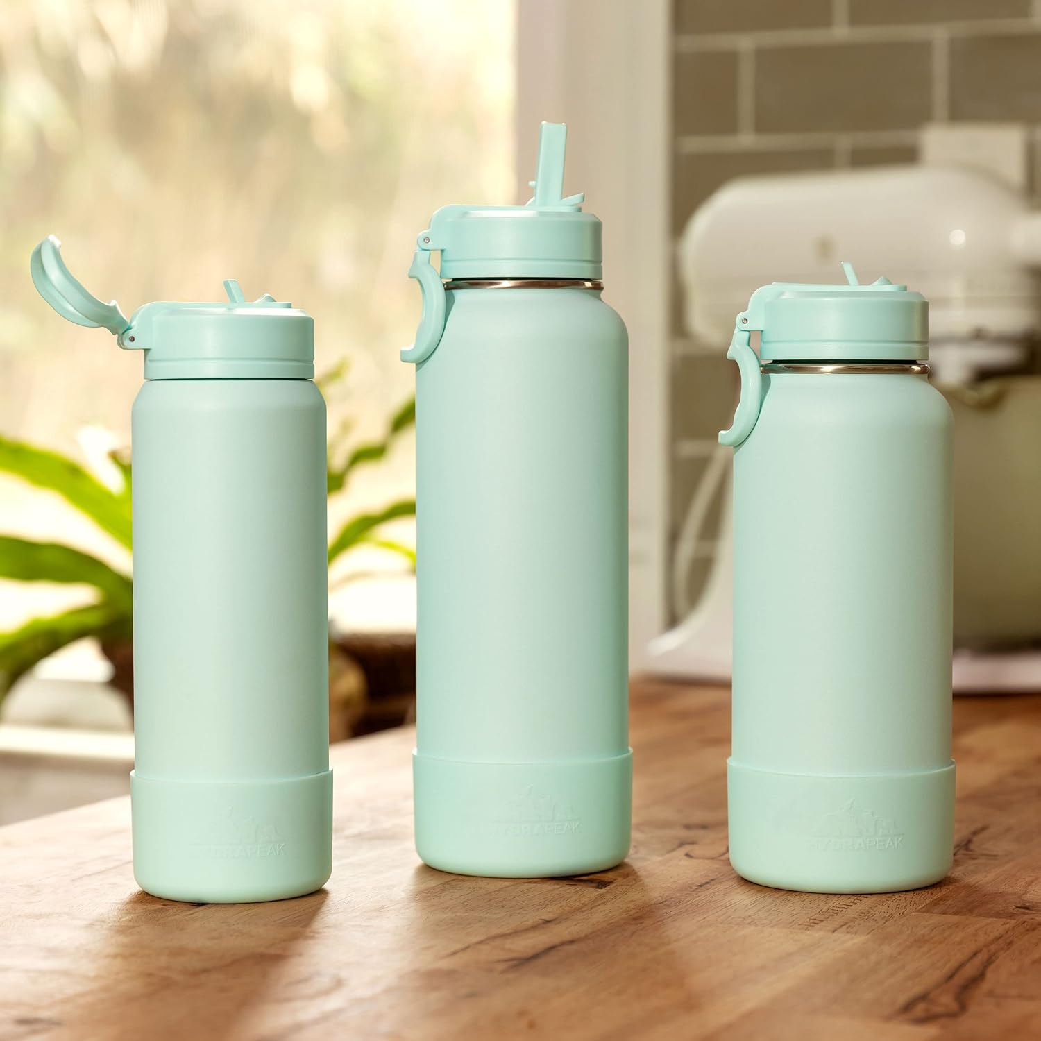 Hydrapeak Botella de agua deportiva de 40 onzas con aislamiento y tapa con popote o para beber, a prueba de fugas y derrames, mantiene las bebidas