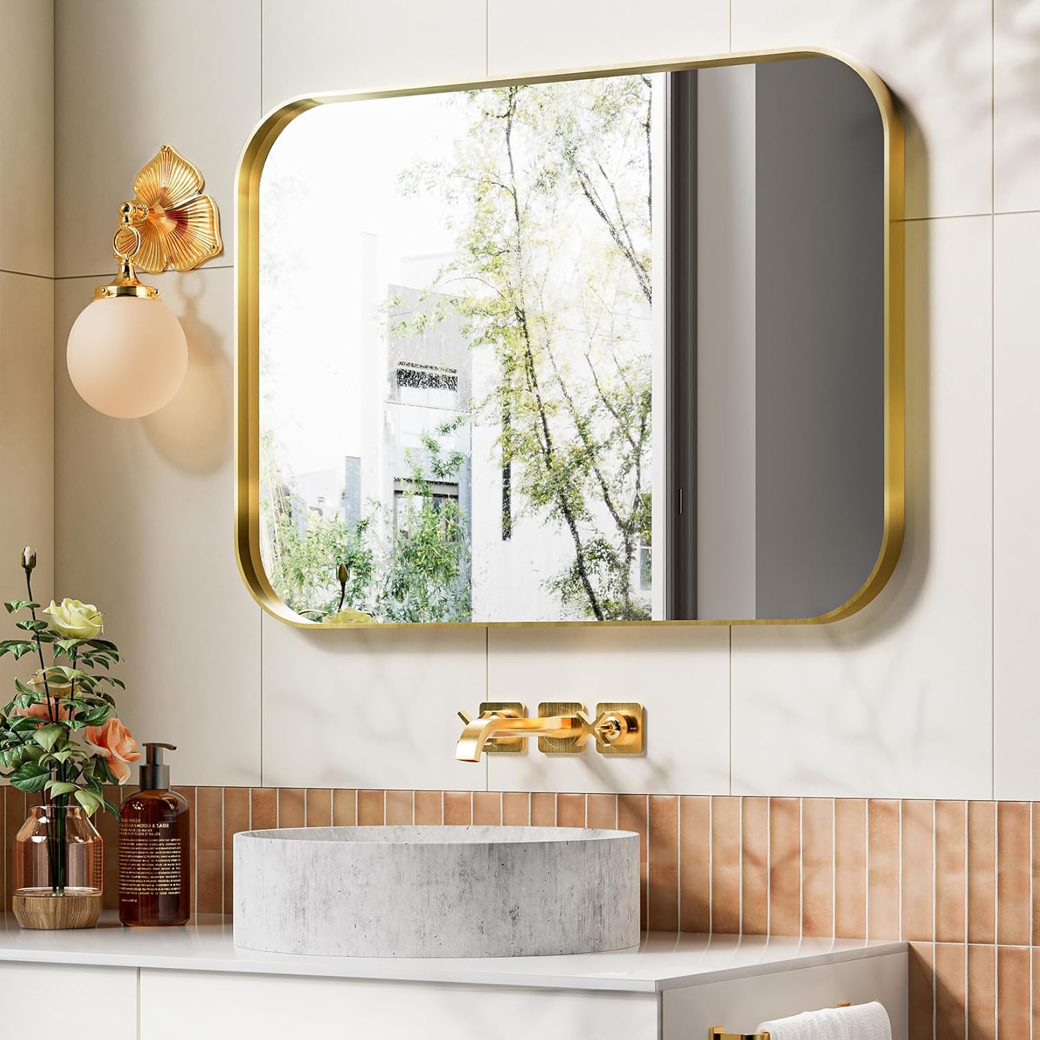 REYPEK Espejo de baño dorado de 22 x 30 pulgadas, espejo de pared dorado con marco de metal cepillado, espejo rectangular grande y redondeado para