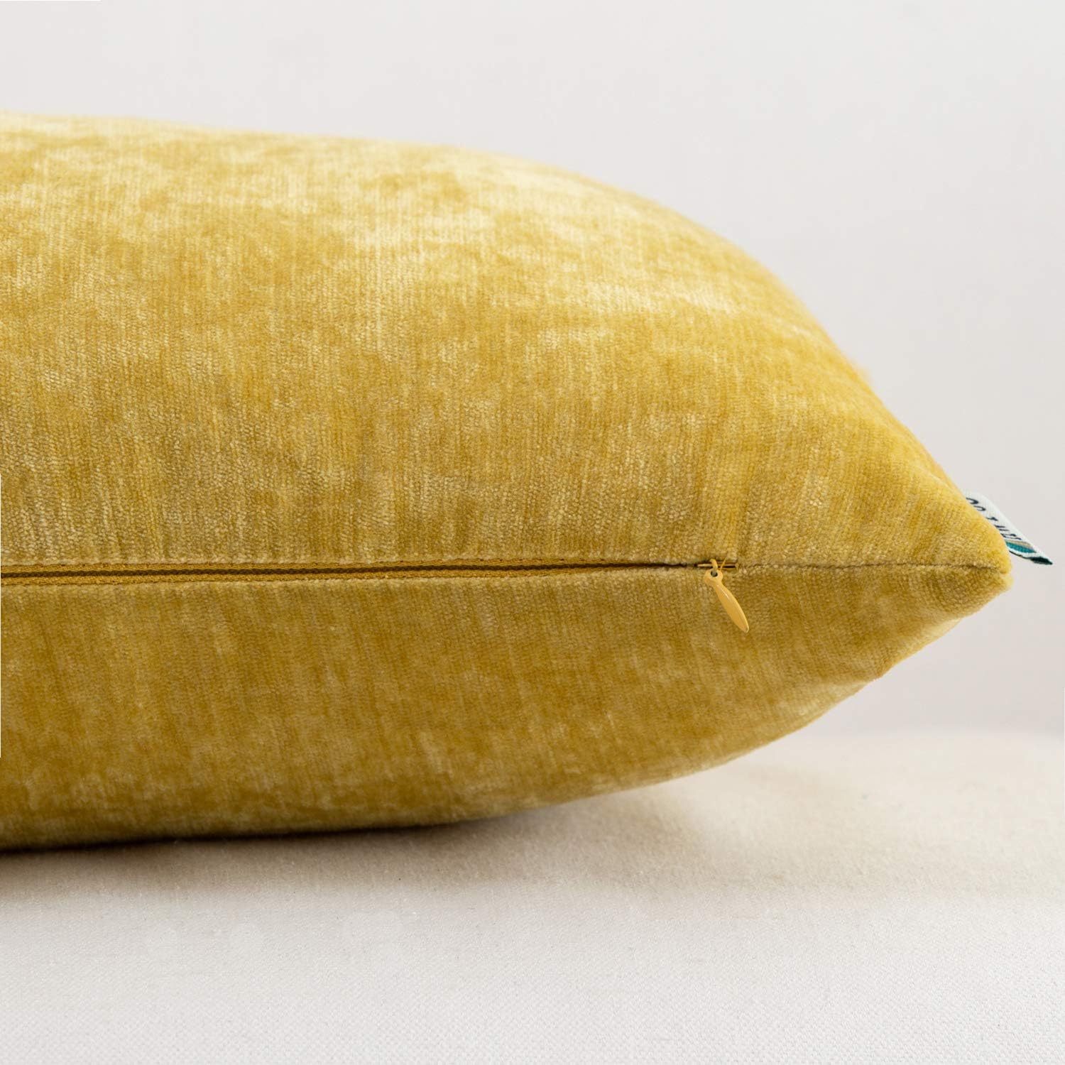 HWY 50 fundas de almohada decorativas de terciopelo sólido para sofá, sala de estar., Amarillo, 20×20 pulgadas