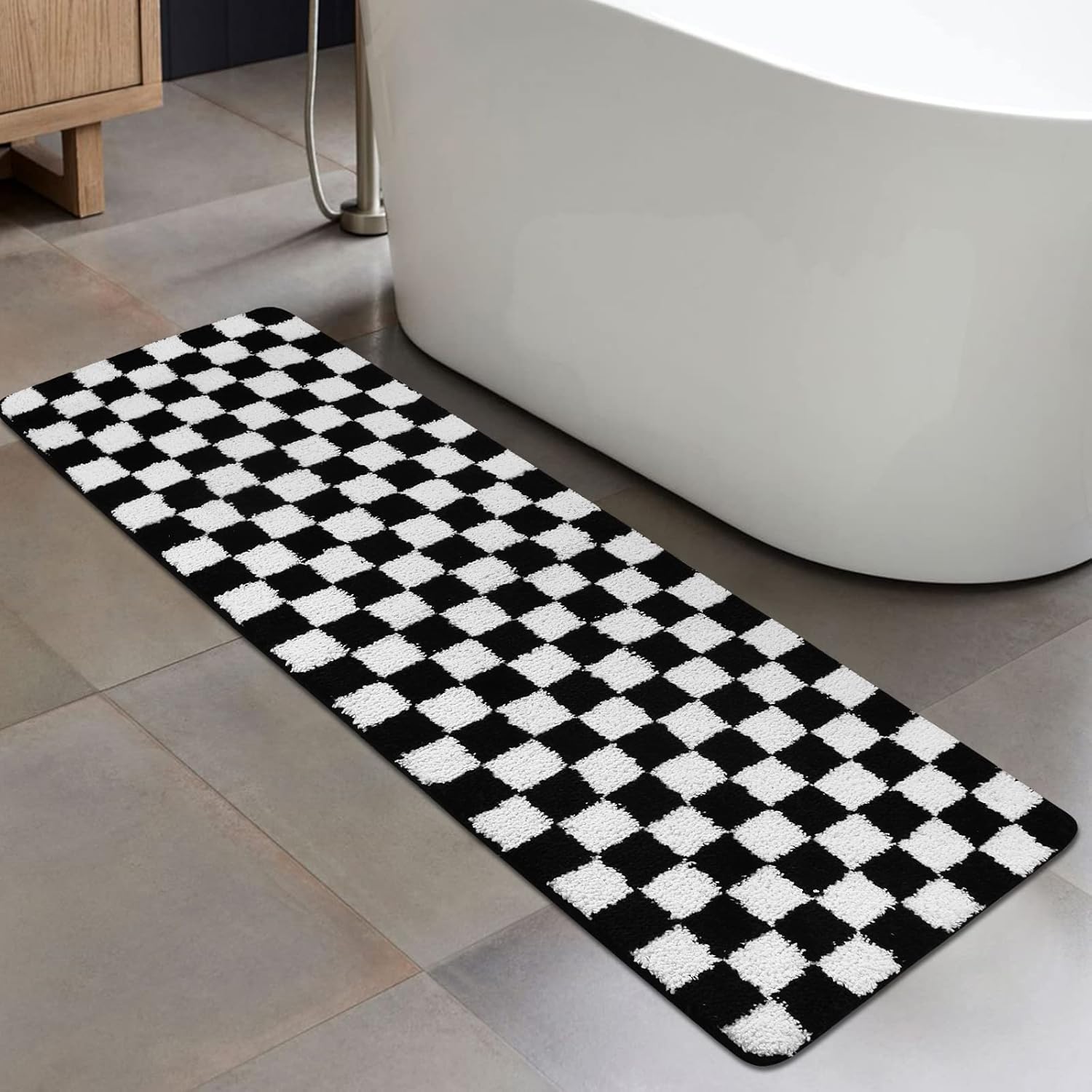 Uphome Alfombra de baño larga a cuadros en blanco y negro, antideslizante, absorbente de agua, alfombra de baño de microfibra suave, lavable a