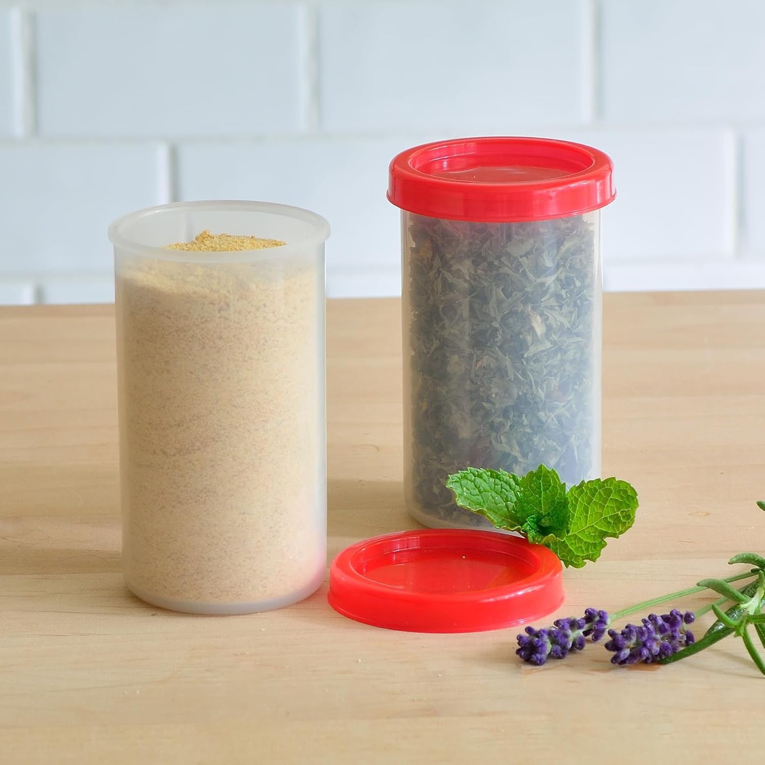 Youngever Paquete de 3 recipientes de plástico para condimentos, recipientes de salsa con tapa, recipiente de plástico para aderezo para ensaladas